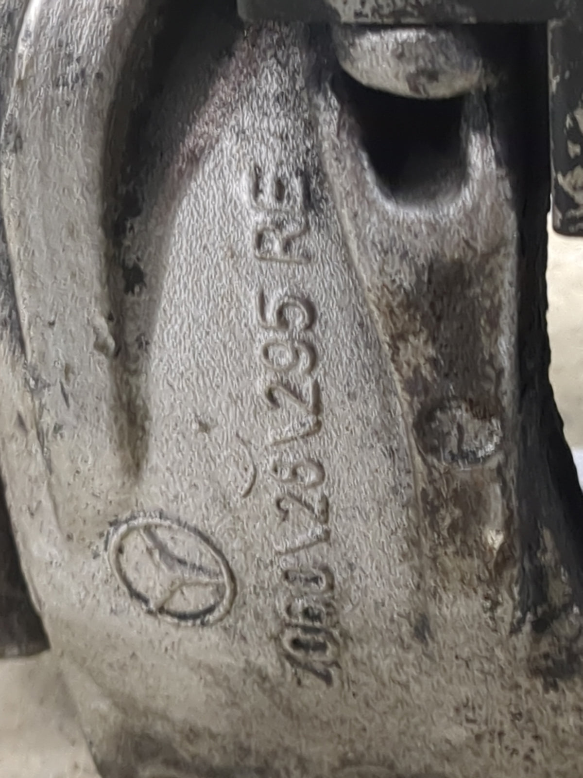 Mercedes E350 Front Passenger Right Brake Caliper - Oemusedautoparts1.com