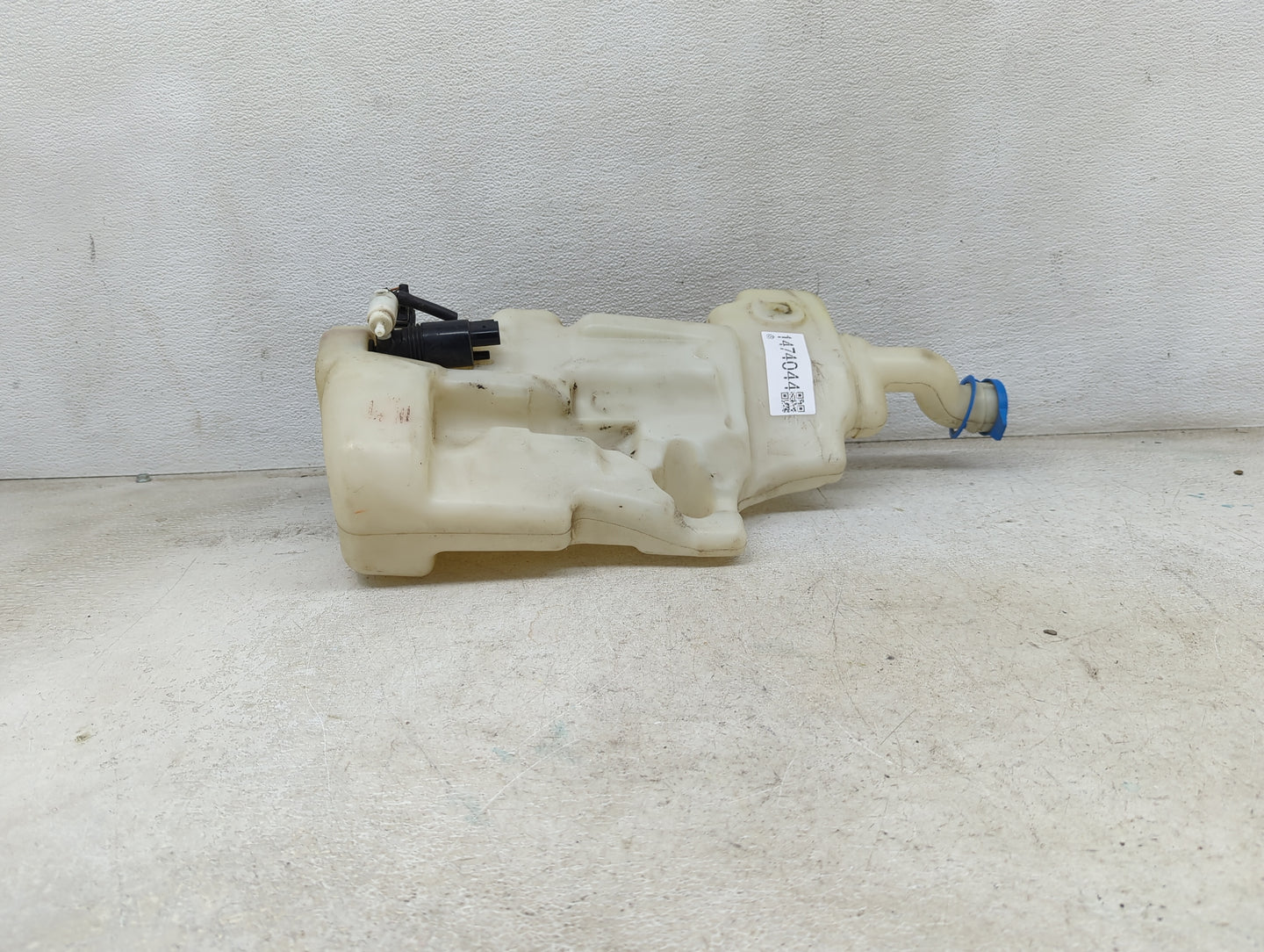 2006 Mercedes R350 Windshield Washer Fluid Reservoir Bottle Oem - Oemusedautoparts1.com