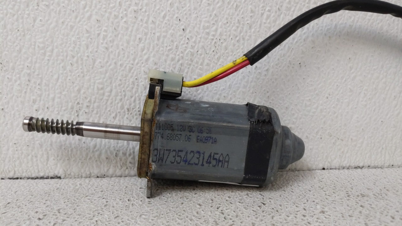 2002-2011 Mercury Grand Marquis Passenger Front Right Power Window Motor - Oemusedautoparts1.com