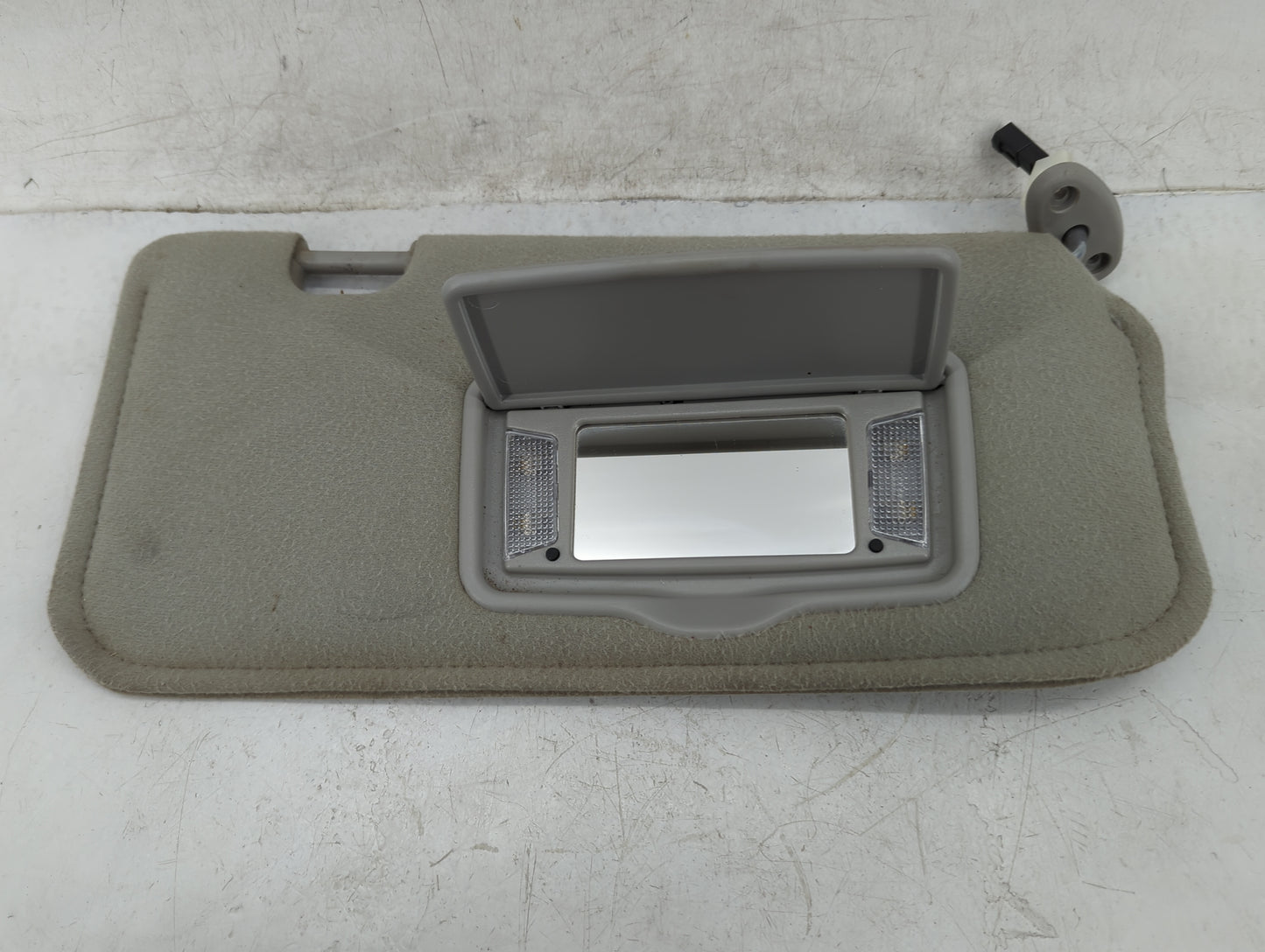 2005-2007 Mercury Mariner Sun Visor Shade Replacement Passenger Right Mirror Fits Fits 2005 2006 2007 OEM Used Auto Parts - 