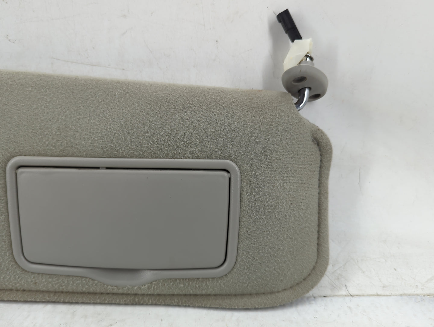 2005-2007 Mercury Mariner Sun Visor Shade Replacement Passenger Right Mirror Fits Fits 2005 2006 2007 OEM Used Auto Parts - 