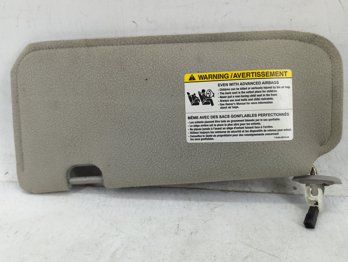 2005-2007 Mercury Mariner Sun Visor Shade Replacement Passenger Right Mirror Fits Fits 2005 2006 2007 OEM Used Auto Parts - 