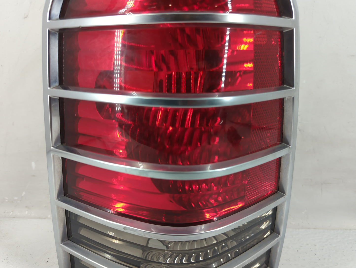 2005-2007 Mercury Mariner Tail Light Assembly Driver Left OEM P/N:5E64-13B505-A Fits Fits 2005 2006 2007 OEM Used Auto Parts