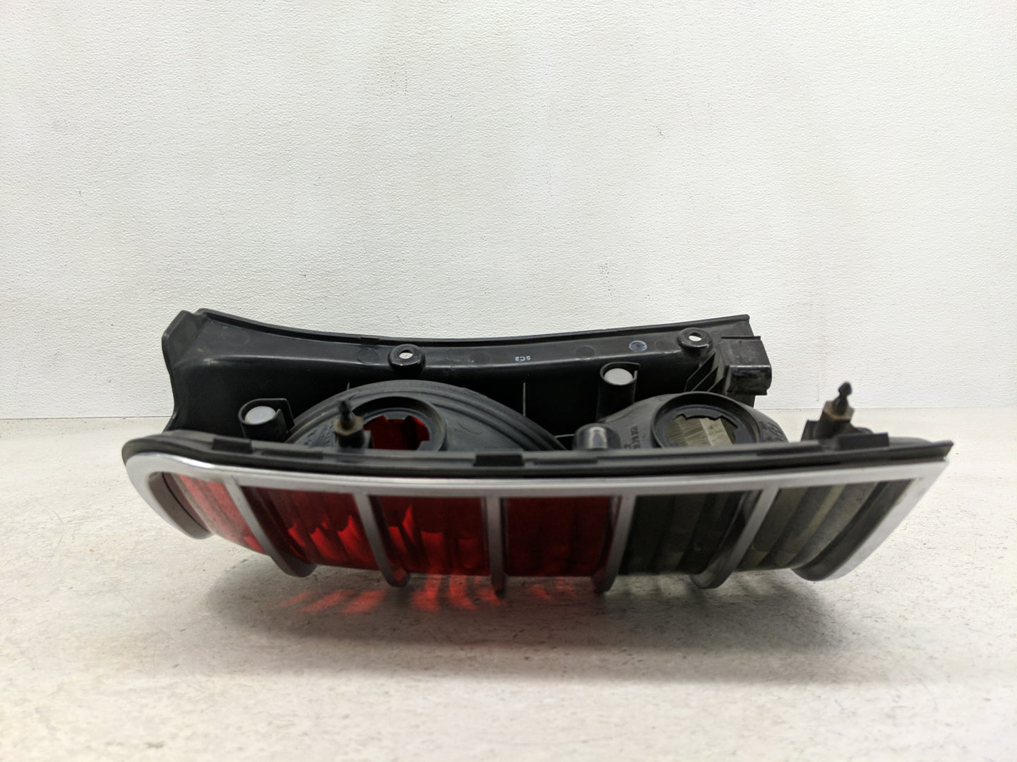 2005-2007 Mercury Mariner Tail Light Assembly Passenger Right OEM P/N:5E64-13B504-A Fits Fits 2005 2006 2007 OEM Used Auto P