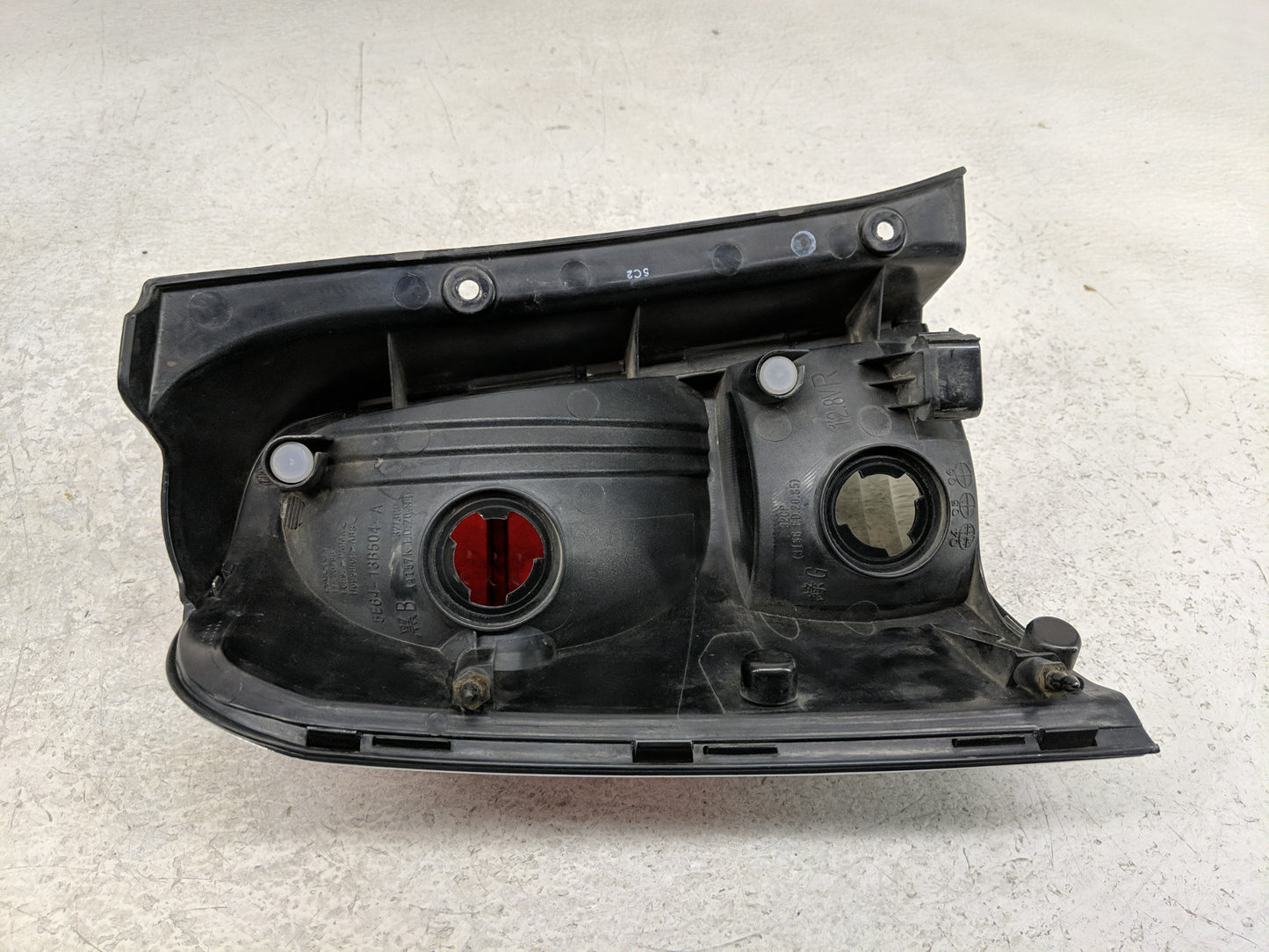 2005-2007 Mercury Mariner Tail Light Assembly Passenger Right OEM P/N:5E64-13B504-A Fits Fits 2005 2006 2007 OEM Used Auto P