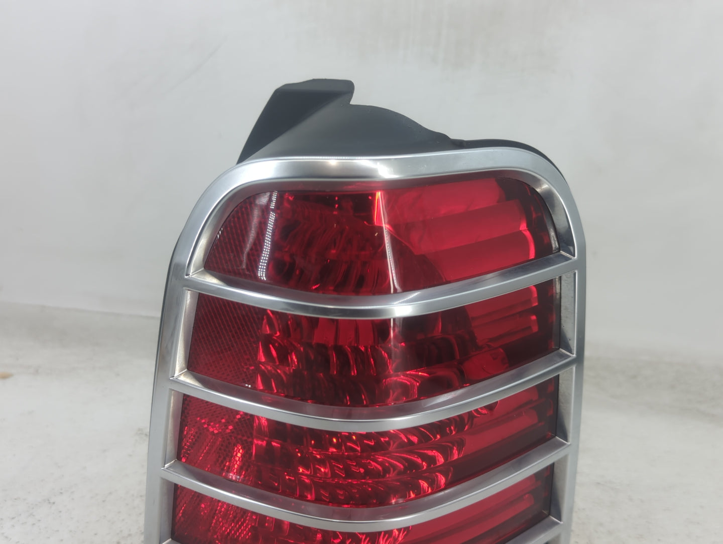 2005-2007 Mercury Mariner Tail Light Assembly Passenger Right OEM Fits Fits 2005 2006 2007 OEM Used Auto Parts - Oemusedauto