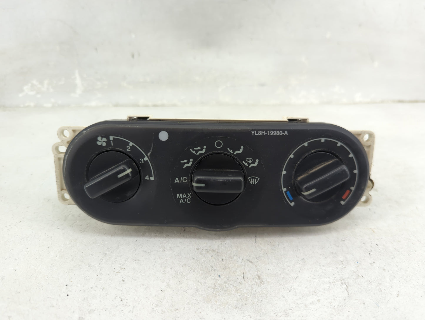 2006 Mercury Mariner Climate Control Module Temperature AC/Heater Replacement P/N:YL8H-19980-A Fits OEM Used Auto Parts - Oe