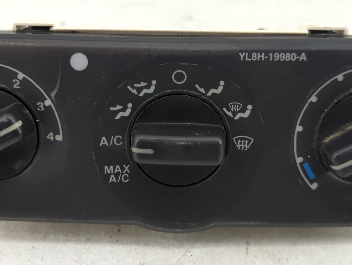 2006 Mercury Mariner Climate Control Module Temperature AC/Heater Replacement P/N:YL8H-19980-A Fits OEM Used Auto Parts - Oe