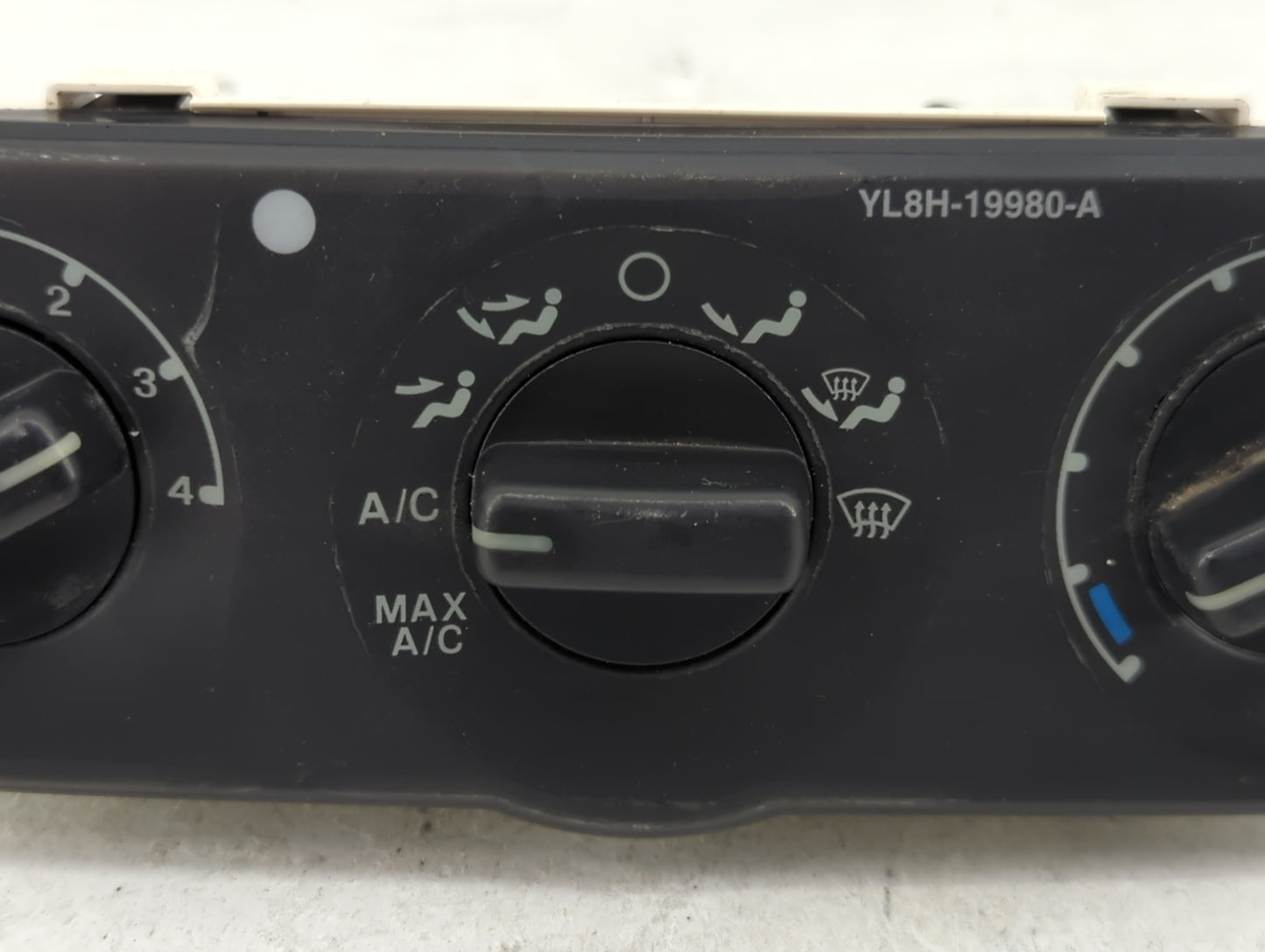 2006 Mercury Mariner Climate Control Module Temperature AC/Heater Replacement P/N:YL8H-19980-A Fits OEM Used Auto Parts - Oe