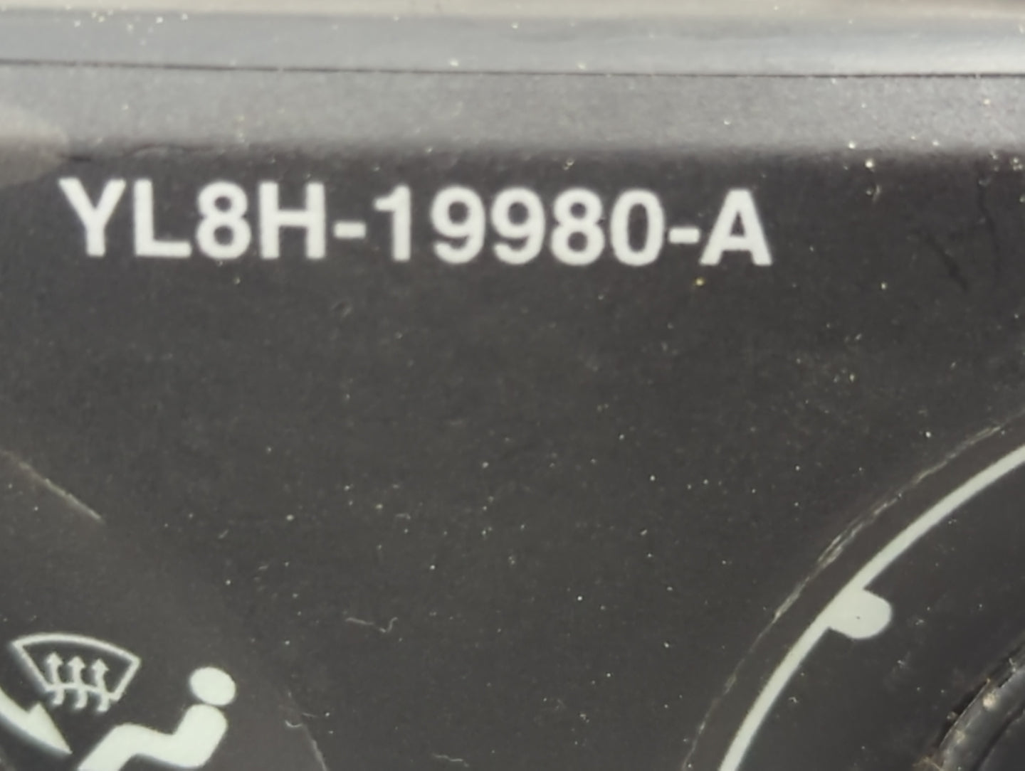 2006 Mercury Mariner Climate Control Module Temperature AC/Heater Replacement P/N:YL8H-19980-A Fits OEM Used Auto Parts - Oe