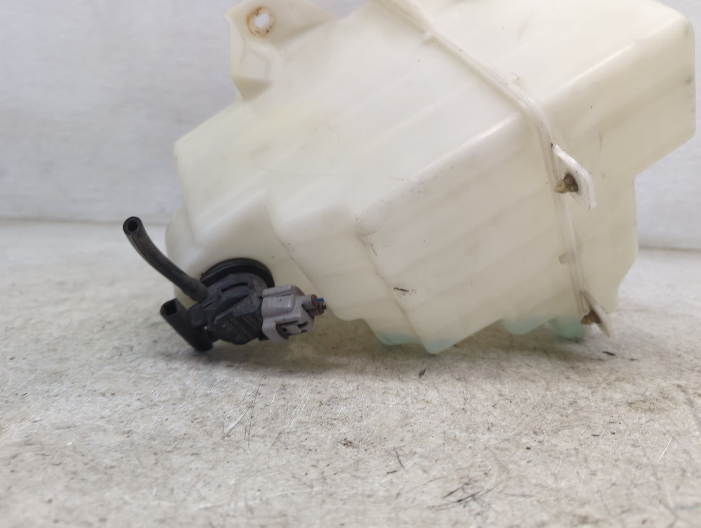 2006-2011 Mercury Milan Windshield Washer Fluid Reservoir Bottle Oem - Oemusedautoparts1.com