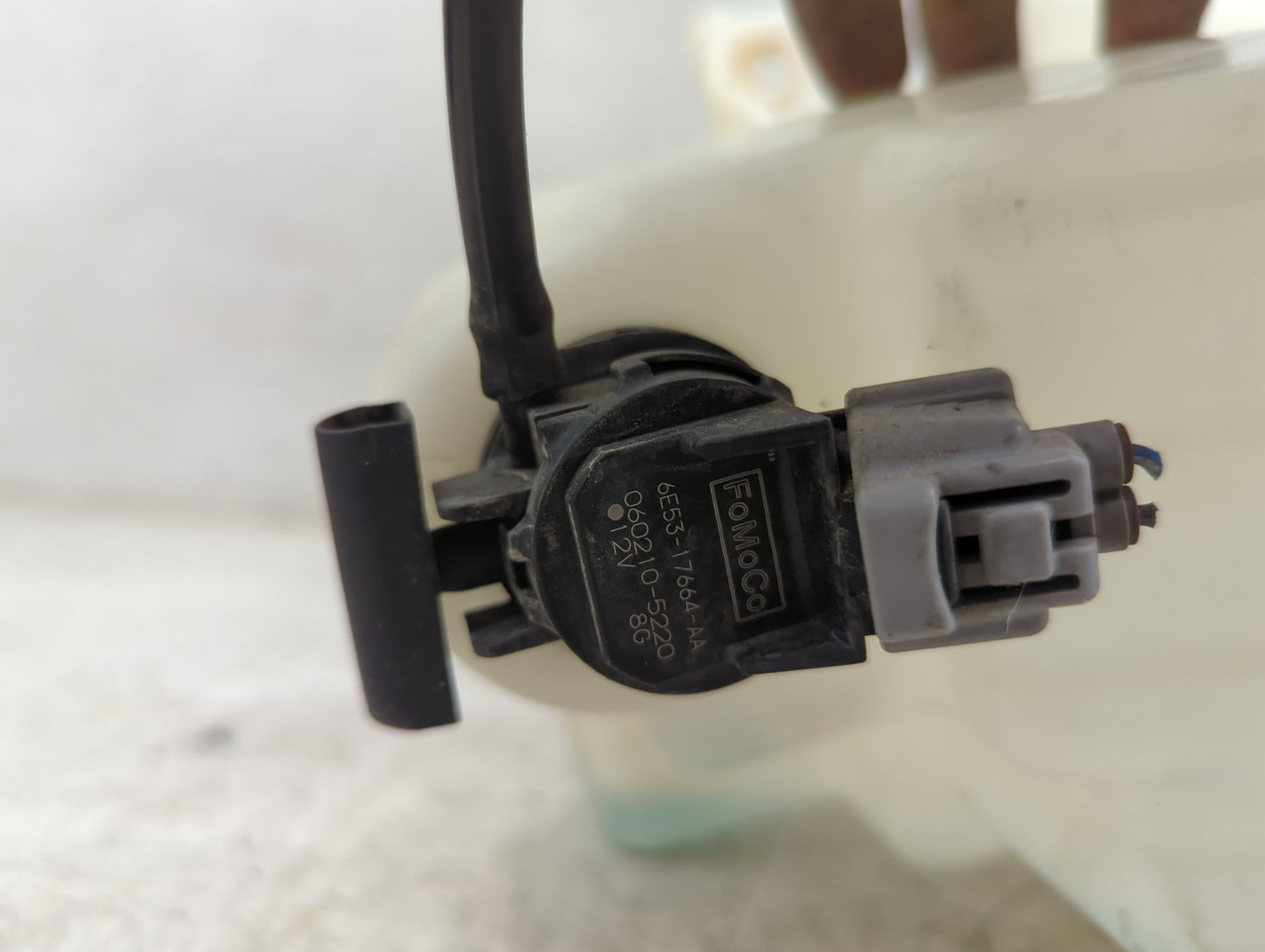 2006-2011 Mercury Milan Windshield Washer Fluid Reservoir Bottle Oem - Oemusedautoparts1.com