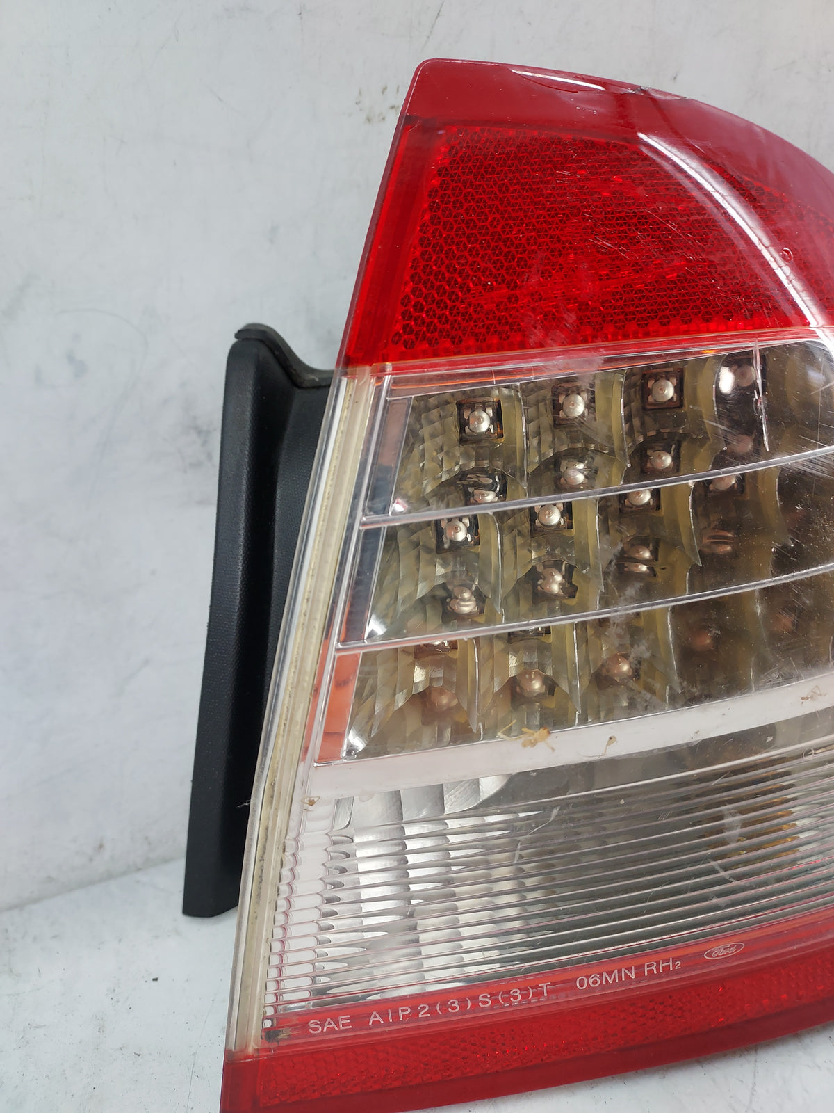 2006 Mercury Milan Tail Light Assembly Driver Left OEM P/N:6N7T-13B505-A 6N7T13B505A Fits OEM Used Auto Parts - Oemusedautop