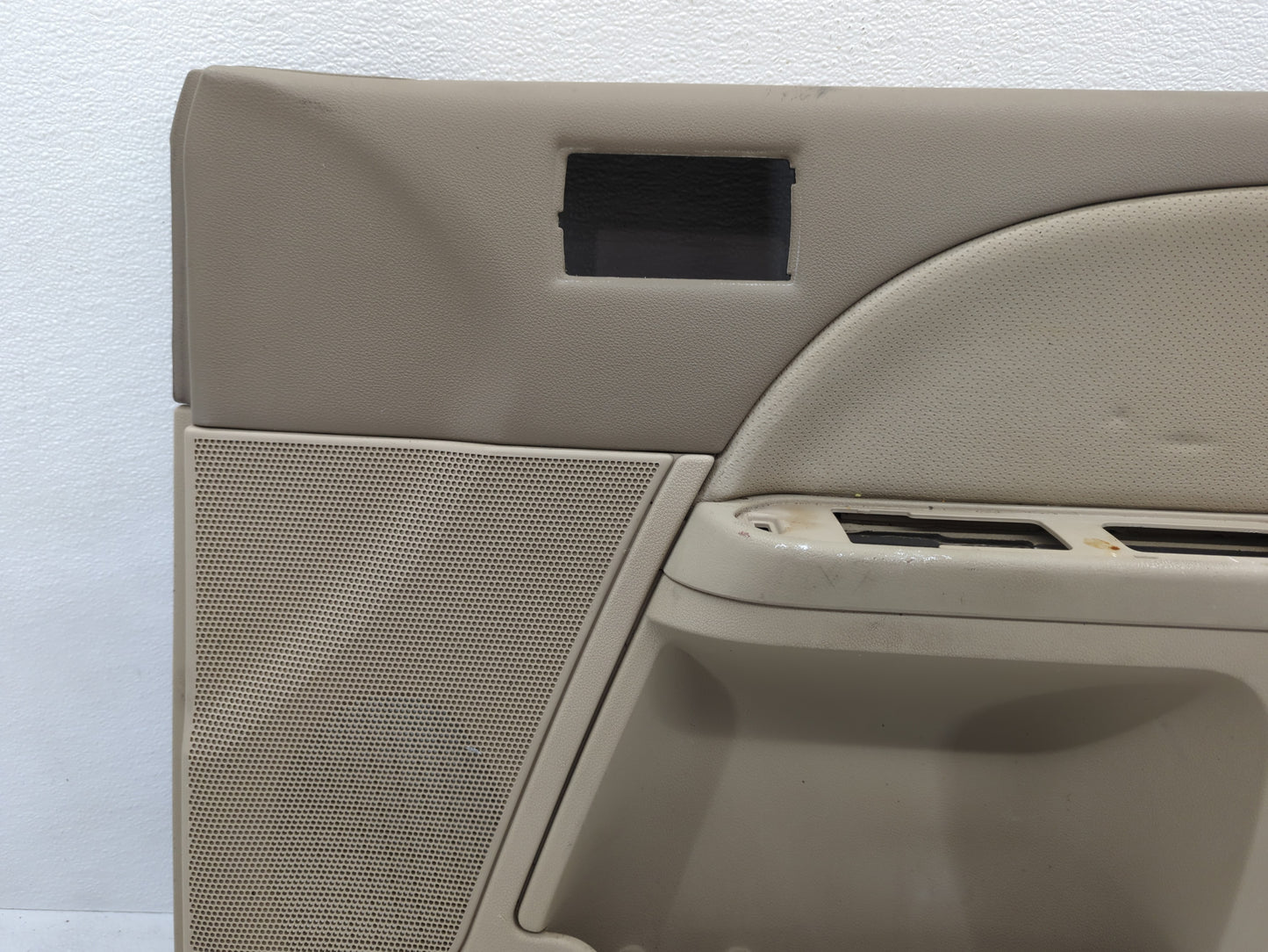2006 Mercury Montego Front Right Passenger Interior Door Panel Trim - Oemusedautoparts1.com