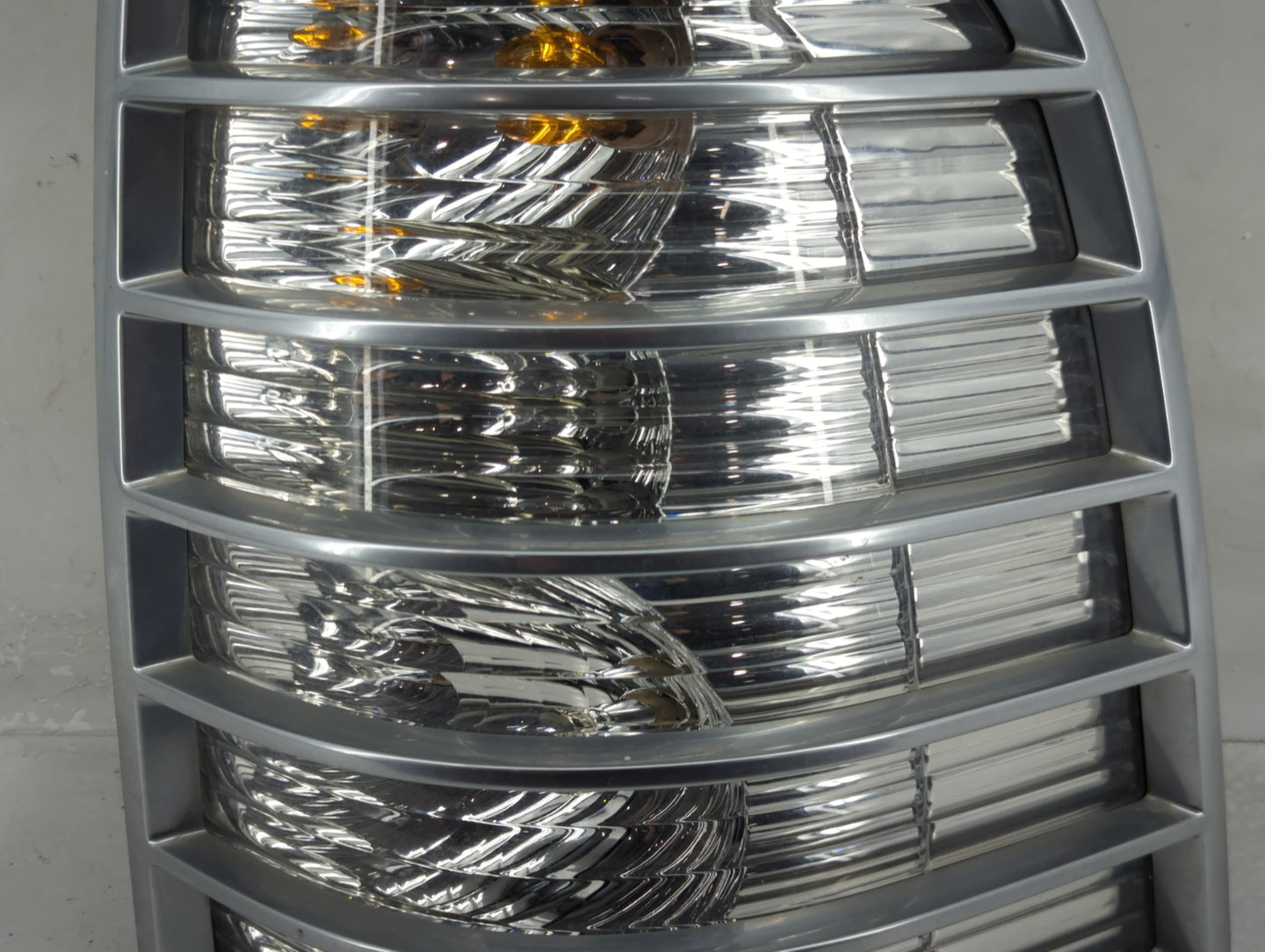 2006-2010 Mercury Mountaineer Tail Light Assembly Passenger Right OEM Fits Fits 2006 2007 2008 2009 2010 OEM Used Auto Parts