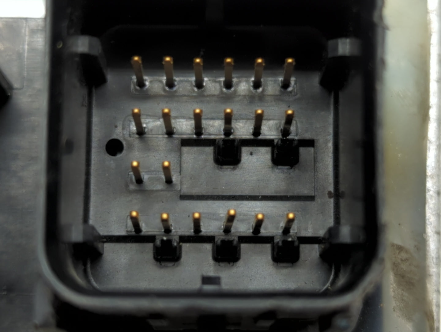 2006-2006 Mercury Mountaineer Chassis Control Module Ccm Bcm Body Control - Oemusedautoparts1.com
