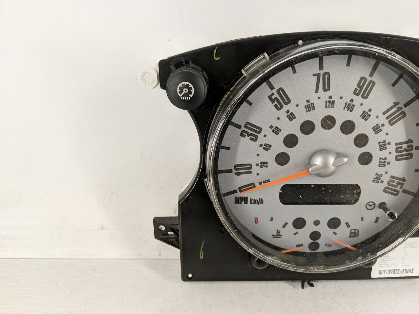 2006 Mini Cooper Instrument Cluster Speedometer Gauges P/N:6211-6978320 Fits OEM Used Auto Parts - Oemusedautoparts1.com