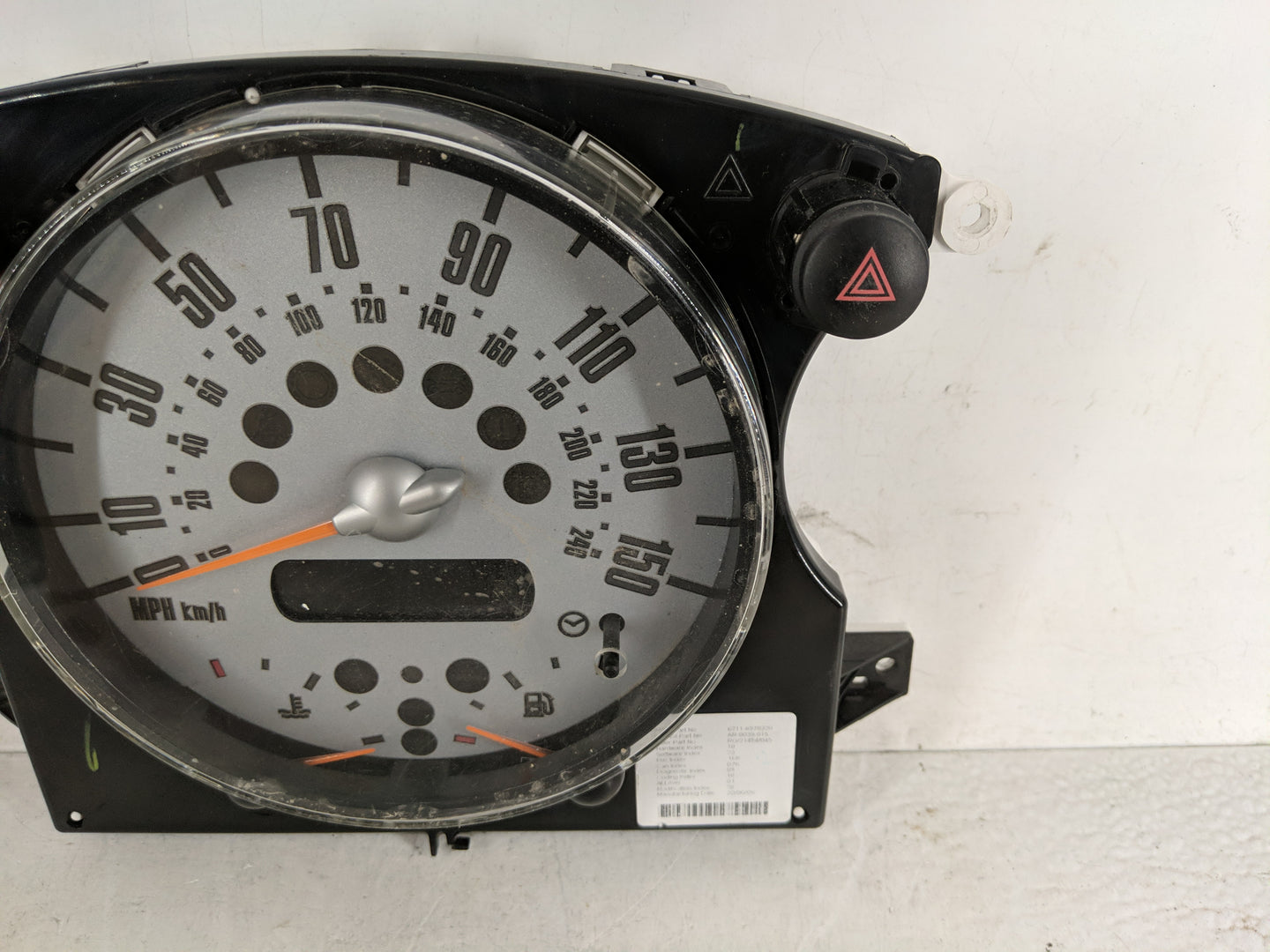 2006 Mini Cooper Instrument Cluster Speedometer Gauges P/N:6211-6978320 Fits OEM Used Auto Parts - Oemusedautoparts1.com