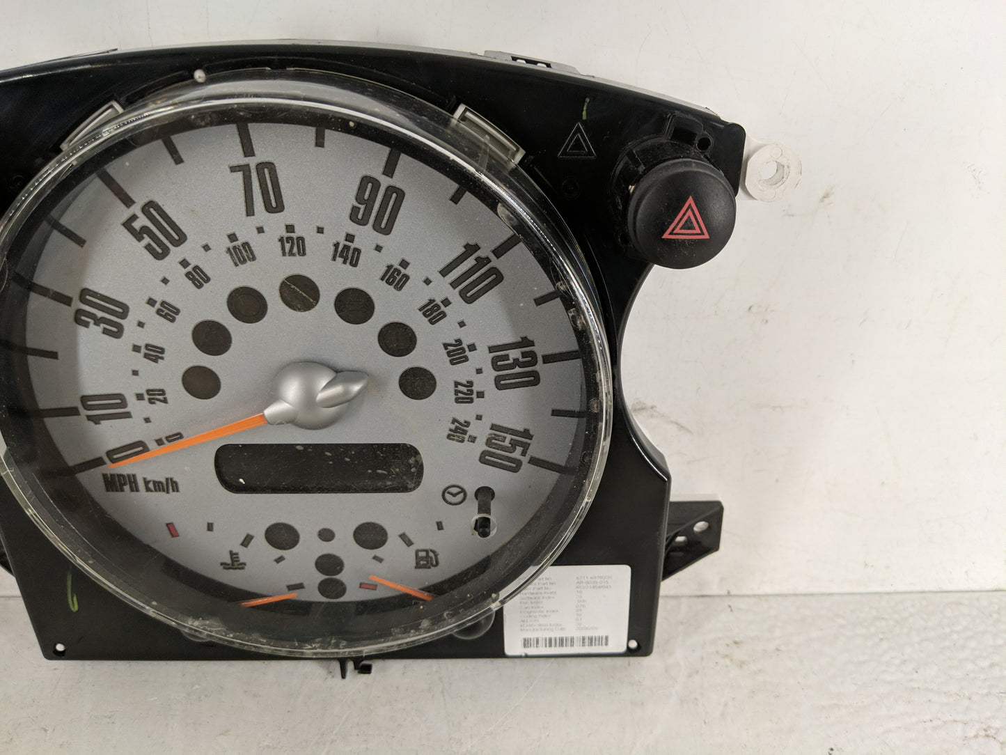 2006 Mini Cooper Instrument Cluster Speedometer Gauges P/N:6211-6978320 Fits OEM Used Auto Parts - Oemusedautoparts1.com