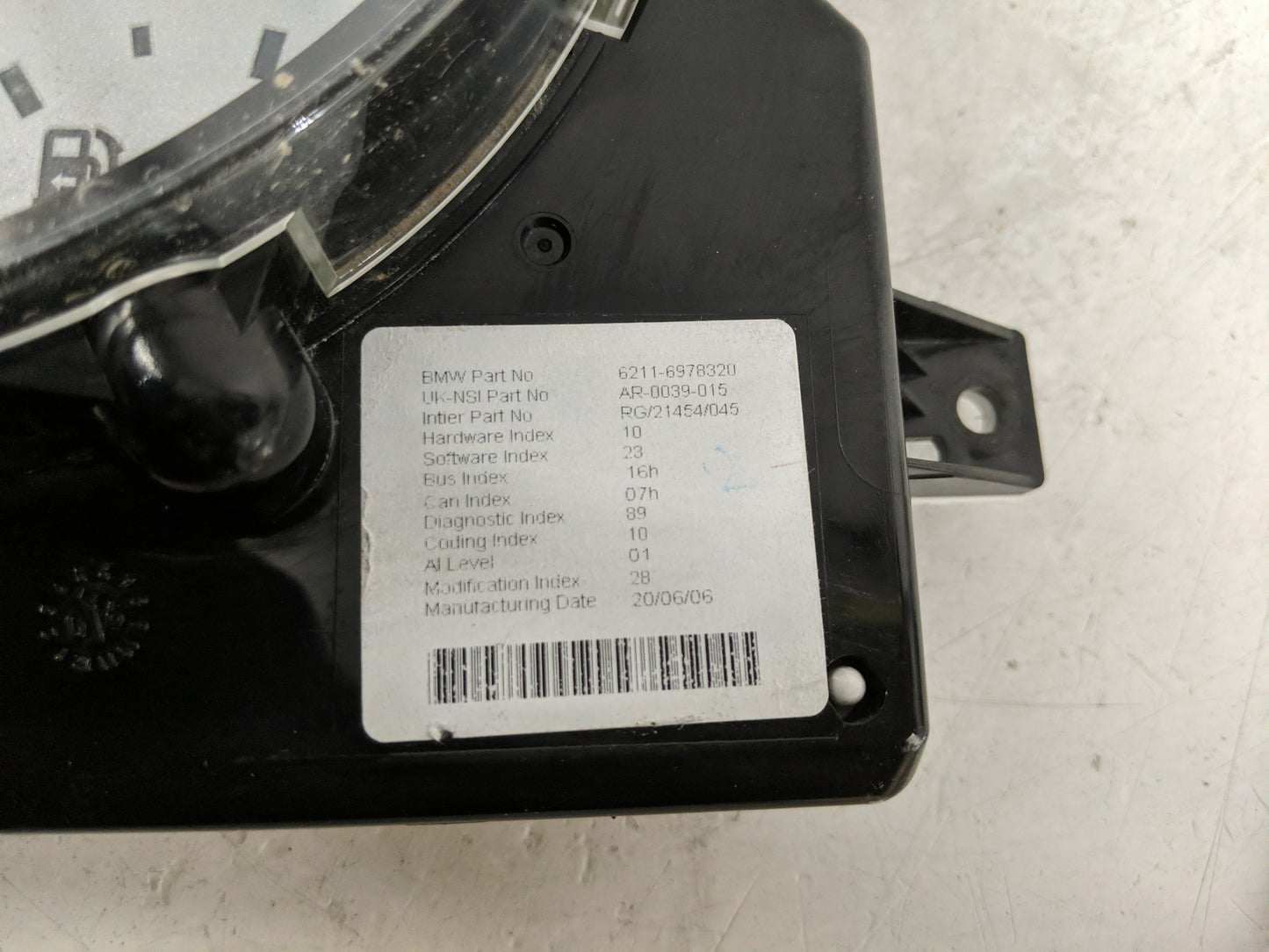 2006 Mini Cooper Instrument Cluster Speedometer Gauges P/N:6211-6978320 Fits OEM Used Auto Parts - Oemusedautoparts1.com
