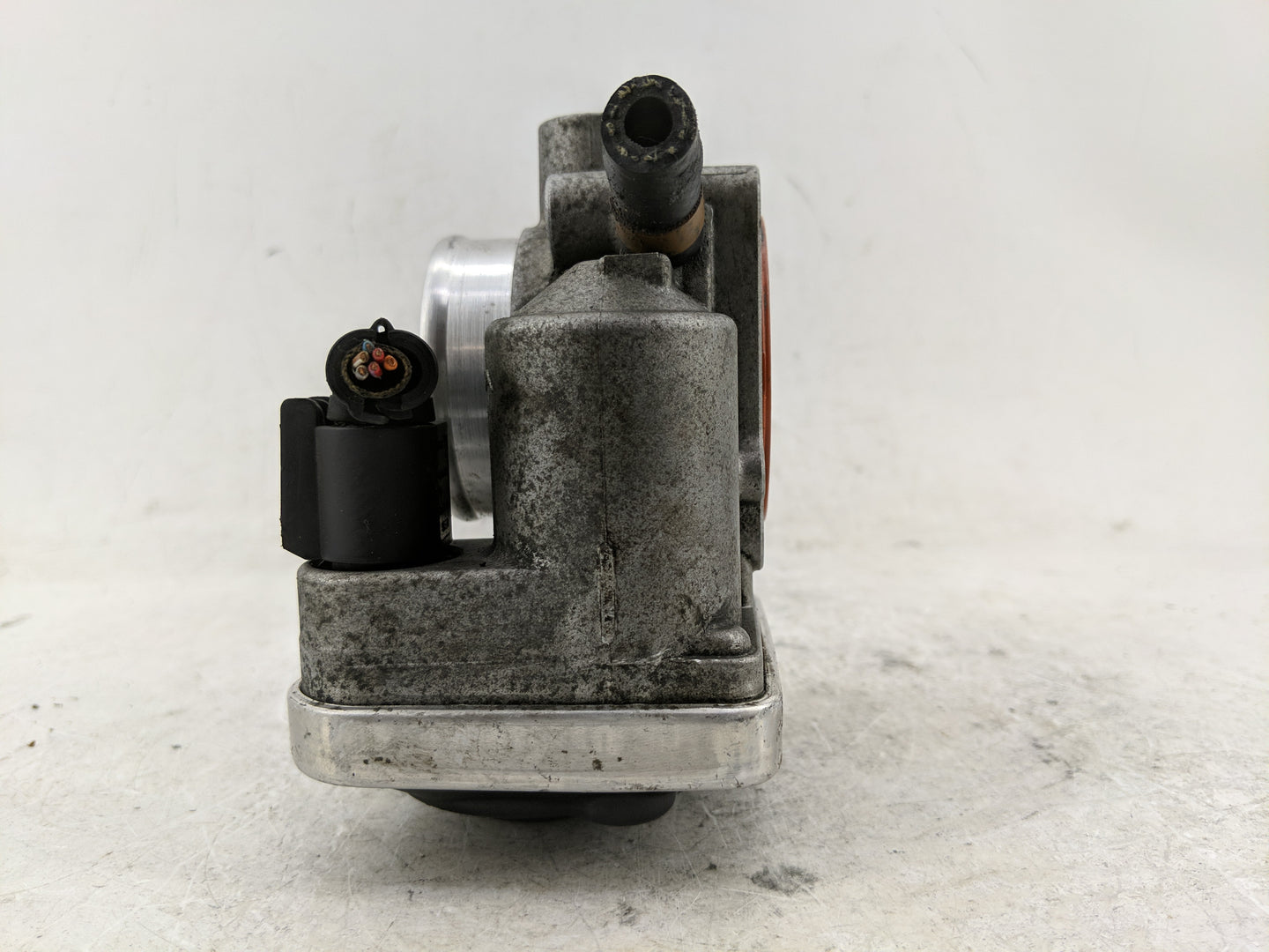 2006 Mini Cooper Throttle Body P/N:1354 7 509 043 Fits OEM Used Auto Parts - Oemusedautoparts1.com