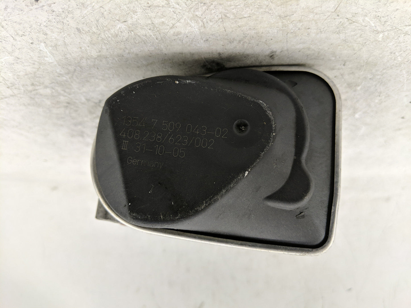 2006 Mini Cooper Throttle Body P/N:1354 7 509 043 Fits OEM Used Auto Parts - Oemusedautoparts1.com