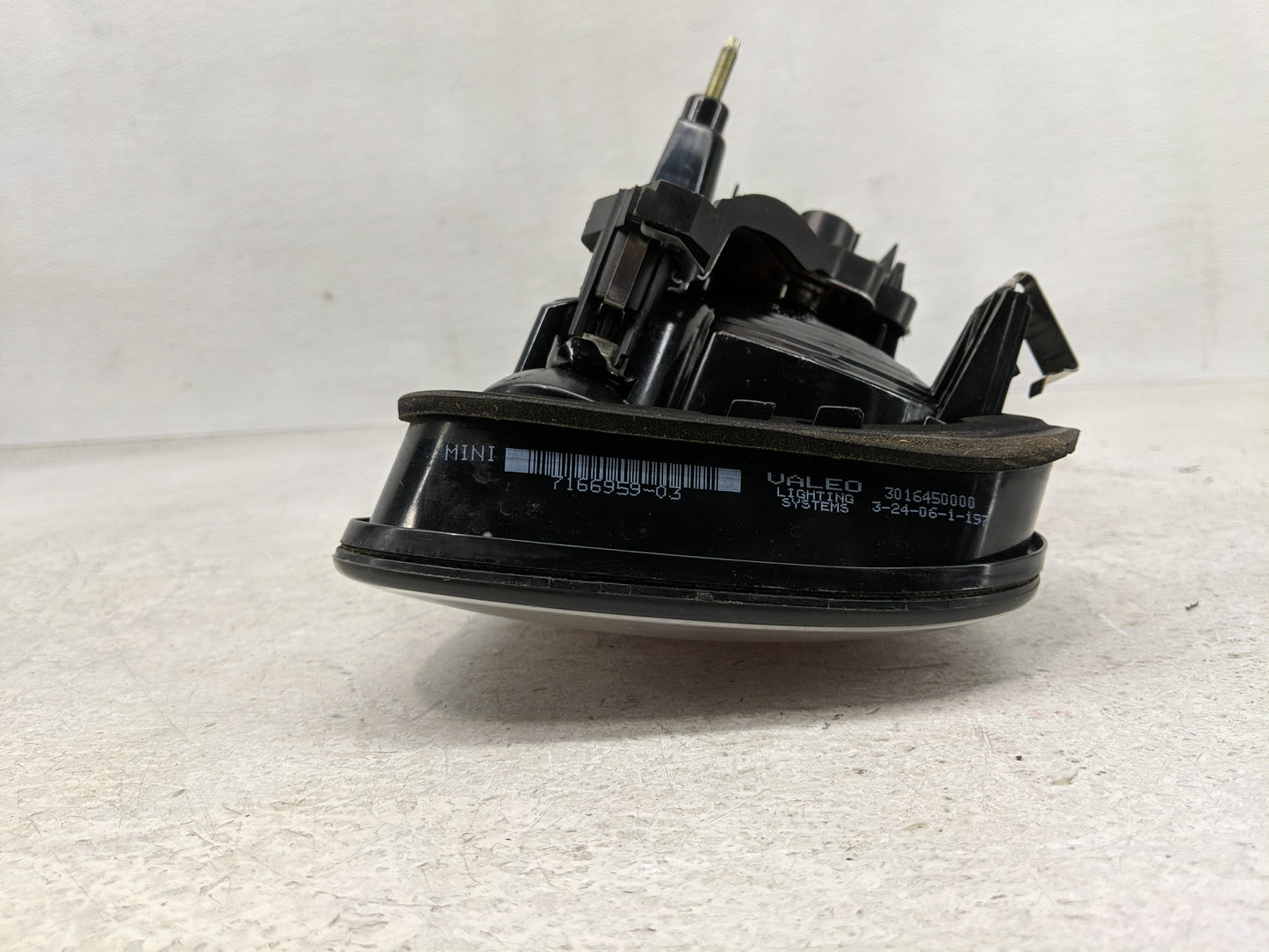 2006 Mini Cooper Tail Light Assembly Driver Left OEM Fits OEM Used Auto Parts - Oemusedautoparts1.com