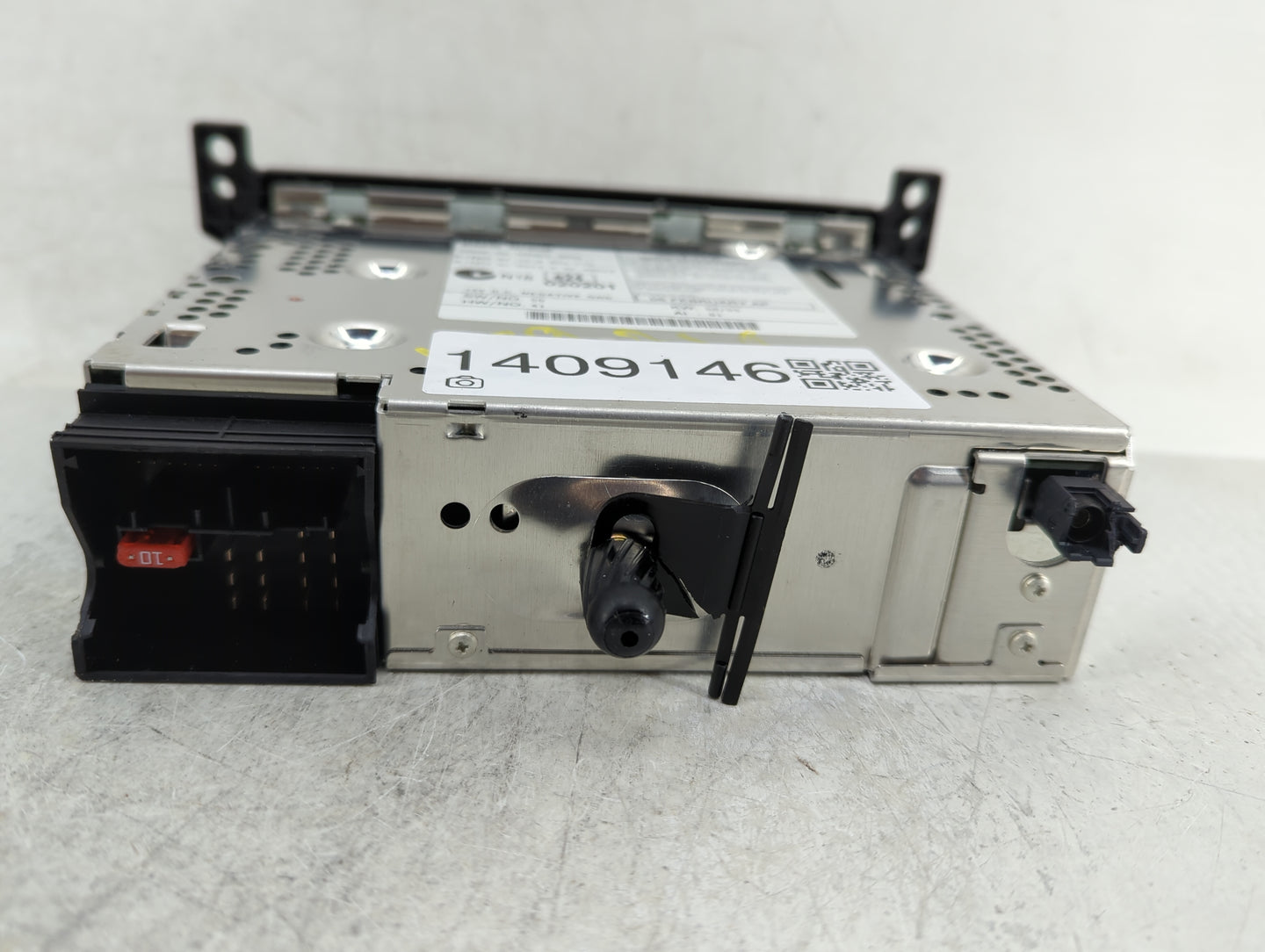 2006 Mini Cooper Radio AM FM Cd Player Receiver Replacement P/N:62116972084 Fits OEM Used Auto Parts - Oemusedautoparts1.com