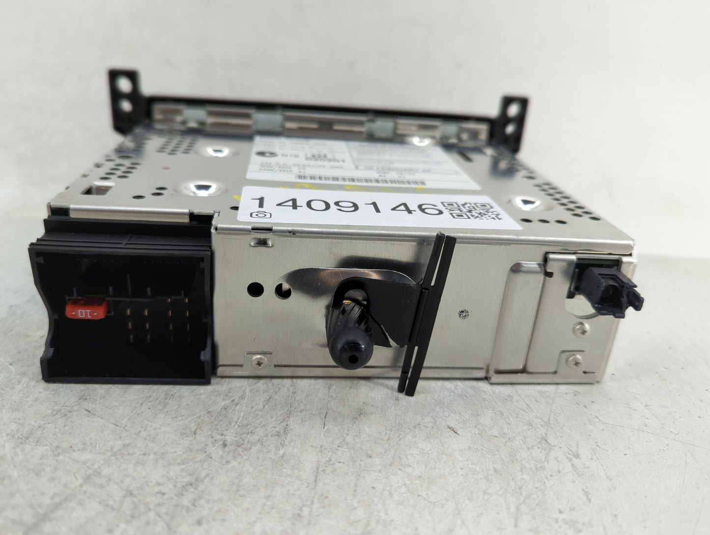 2006 Mini Cooper Radio AM FM Cd Player Receiver Replacement P/N:62116972084 Fits OEM Used Auto Parts - Oemusedautoparts1.com