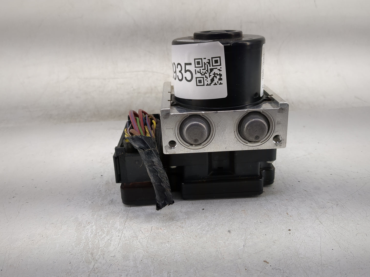 2006 Mini Cooper ABS Pump Control Module Replacement P/N:6 765 325 3451 6 765 286 Fits OEM Used Auto Parts - Oemusedautopart