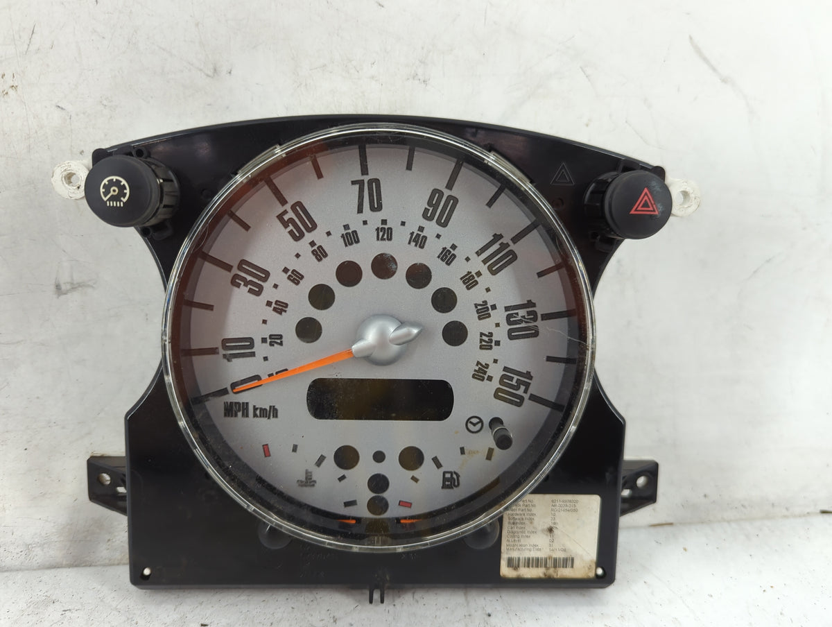 2006 Mini Cooper Instrument Cluster Speedometer Gauges P/N:6211-6978320 AR-0039-015, RG/21454/050 Miles: Fits OEM Used Auto 
