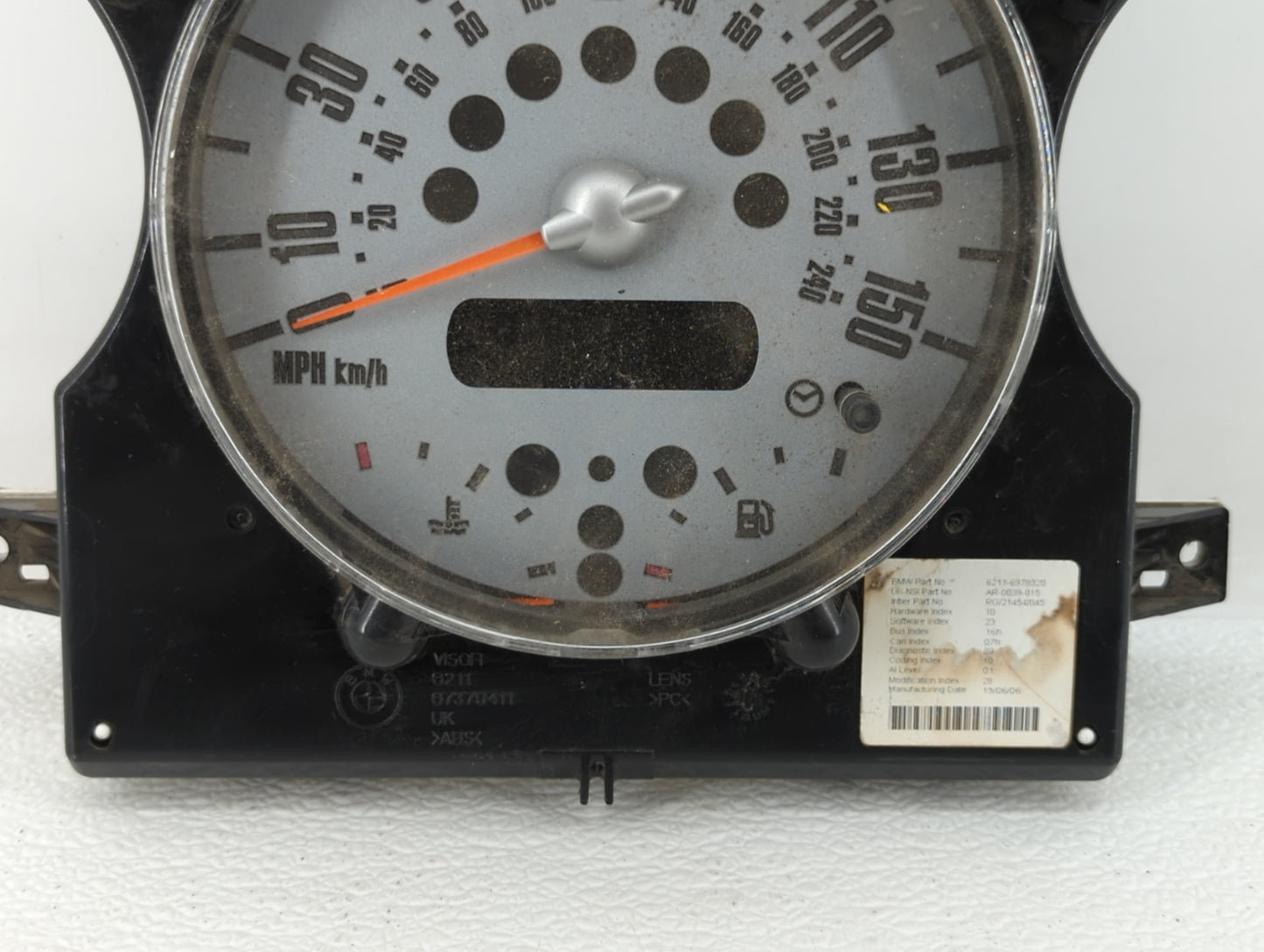 2006 Mini Cooper Instrument Cluster Speedometer Gauges P/N:6211-6978320 6211-6928885, 6211-6966501, 6211-6972078 Fits OEM Us