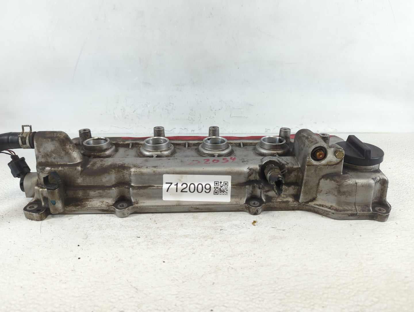 2006 Mini Cooper Driver Left Cylinder Head Valve Cover Fits OEM Used Auto Parts - Oemusedautoparts1.com