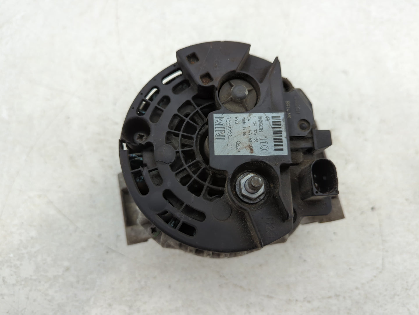 2008 Mini Cooper Alternator Replacement Generator Charging Assembly Engine OEM P/N:0 124 325 158 Fits OEM Used Auto Parts - 