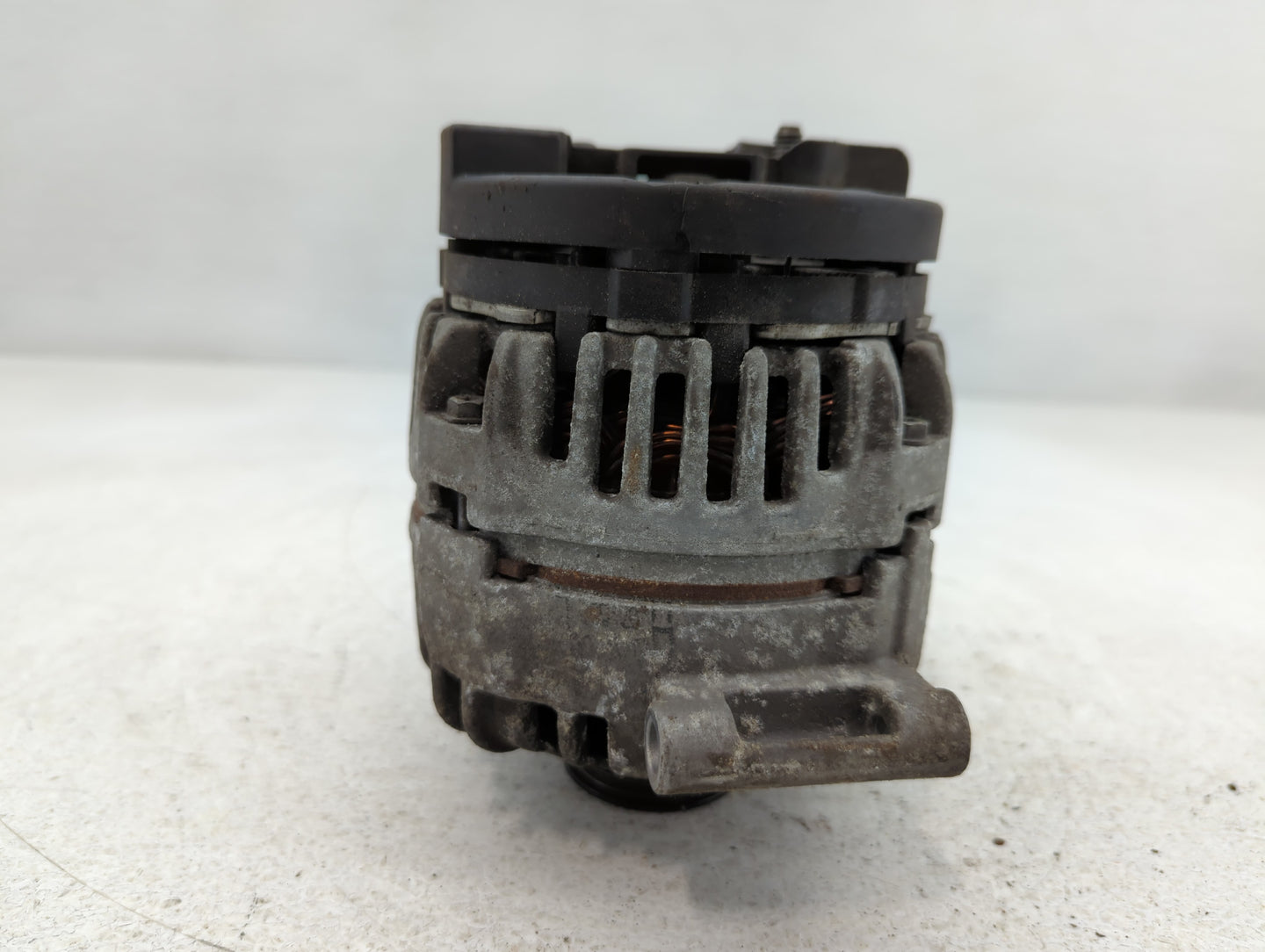 2008 Mini Cooper Alternator Replacement Generator Charging Assembly Engine OEM P/N:0 124 325 158 Fits OEM Used Auto Parts - 