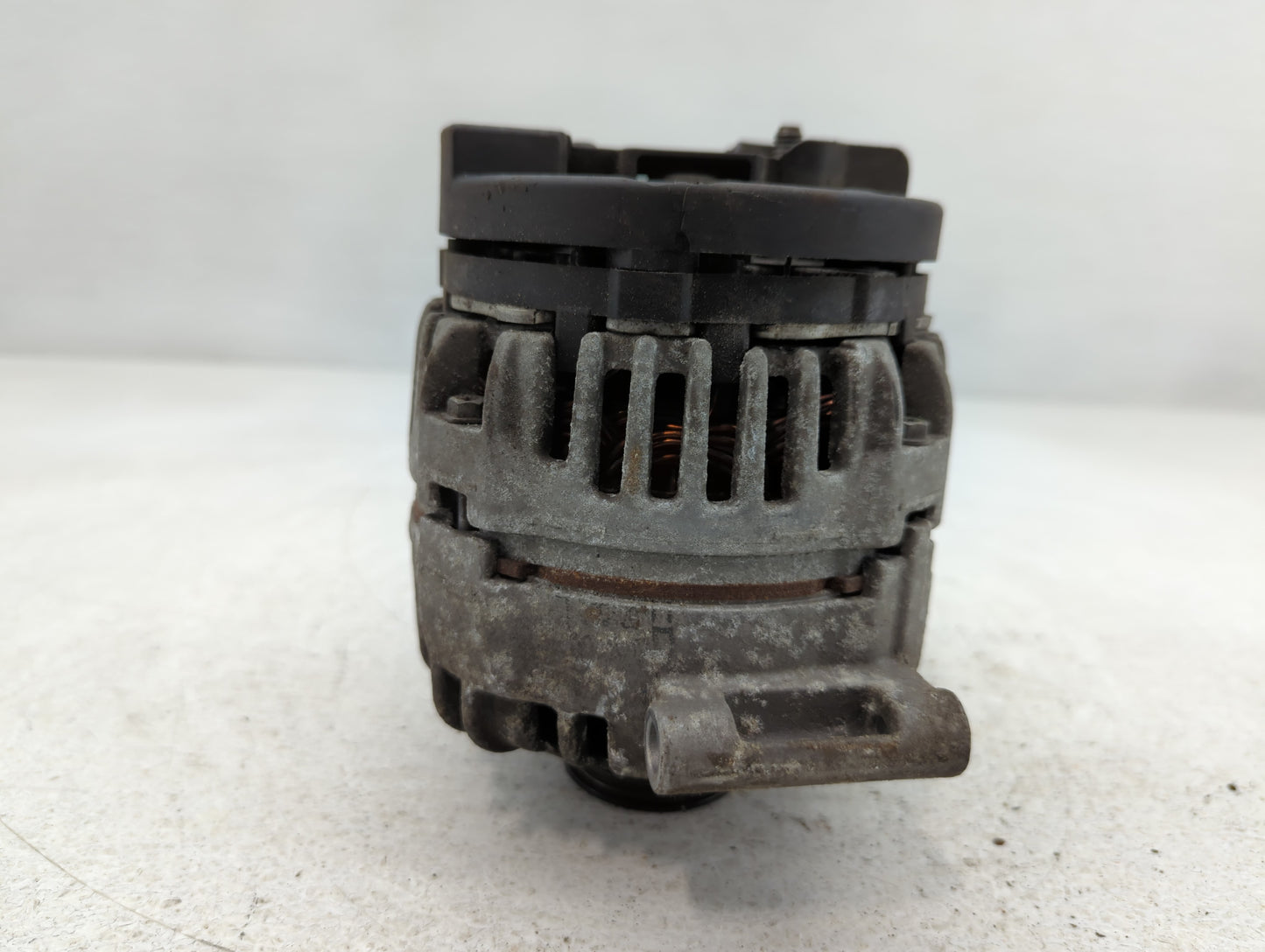 2008 Mini Cooper Alternator Replacement Generator Charging Assembly Engine OEM P/N:0 124 325 158 Fits OEM Used Auto Parts - 