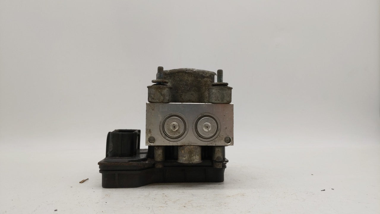2004-2006 Mitsubishi Endeavor ABS Pump Control Module Replacement Fits Fits 2004 2005 2006 OEM Used Auto Parts - Oemusedauto