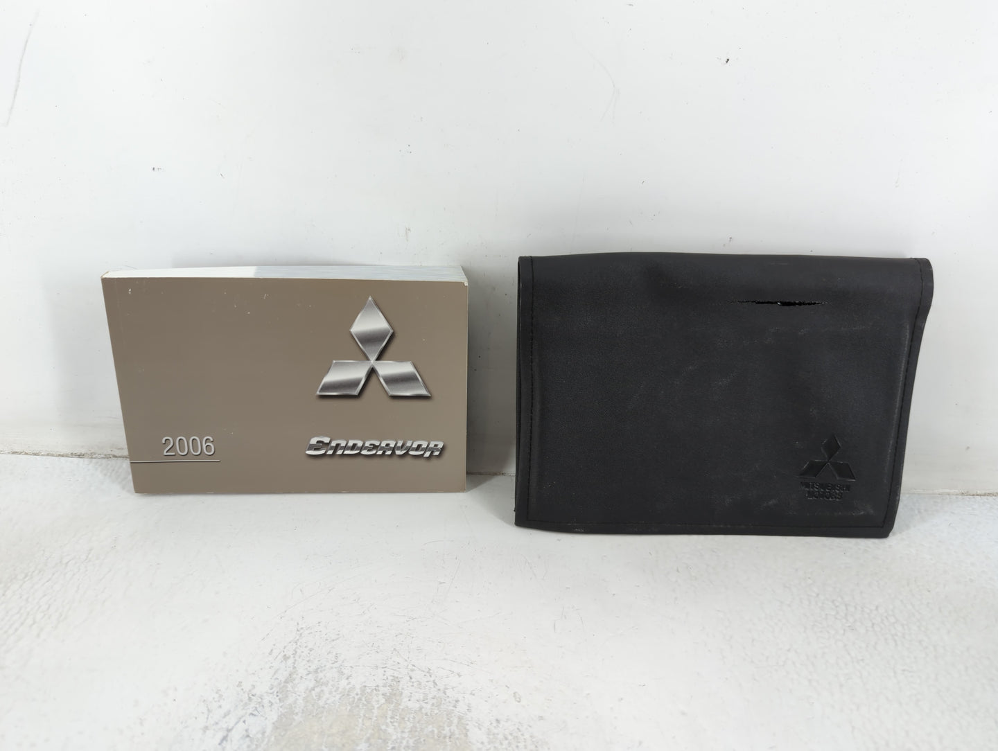 2006 Mitsubishi Endeavor Owners Manual Book Guide P/N:9290A620 MSSP038C06 OEM Used Auto Parts - Oemusedautoparts1.com