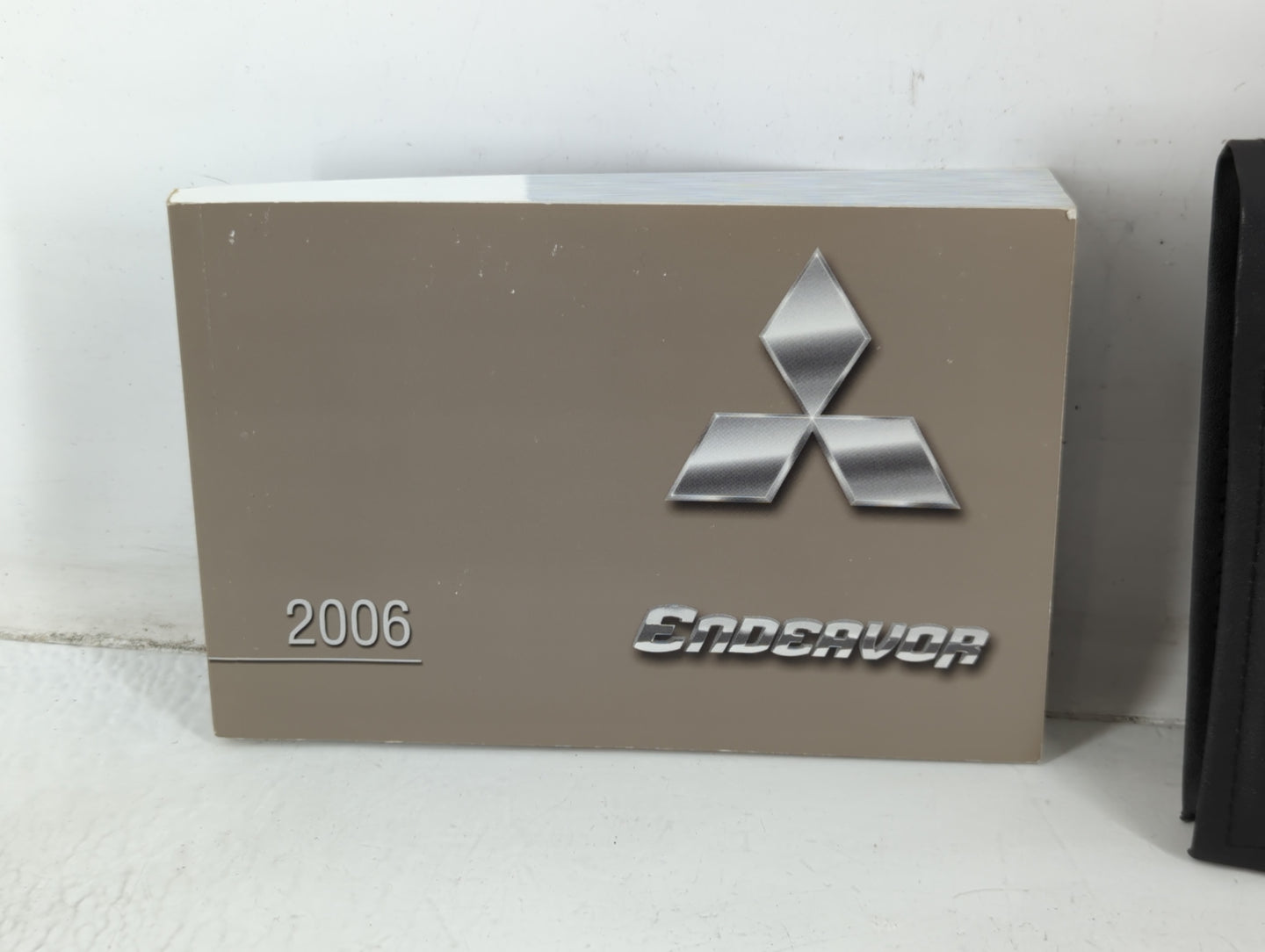 2006 Mitsubishi Endeavor Owners Manual Book Guide P/N:9290A620 MSSP038C06 OEM Used Auto Parts - Oemusedautoparts1.com