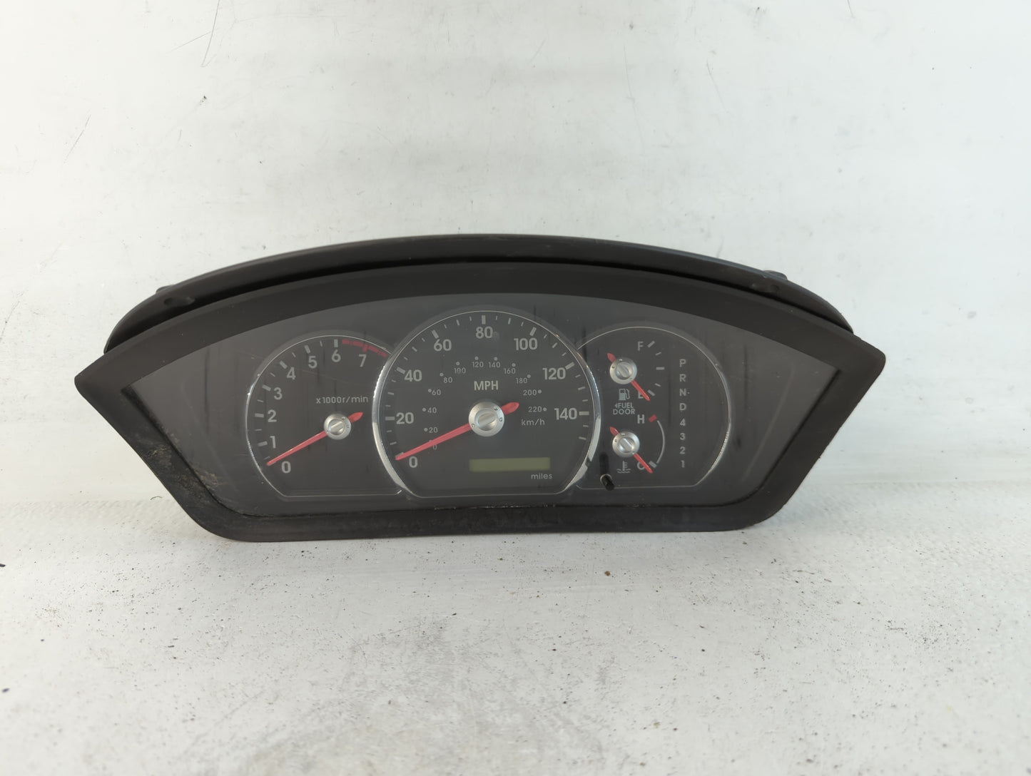 2006 Mitsubishi Endeavor Instrument Cluster Speedometer Gauges P/N:69778-810A 8100A500 Fits OEM Used Auto Parts - Oemusedaut