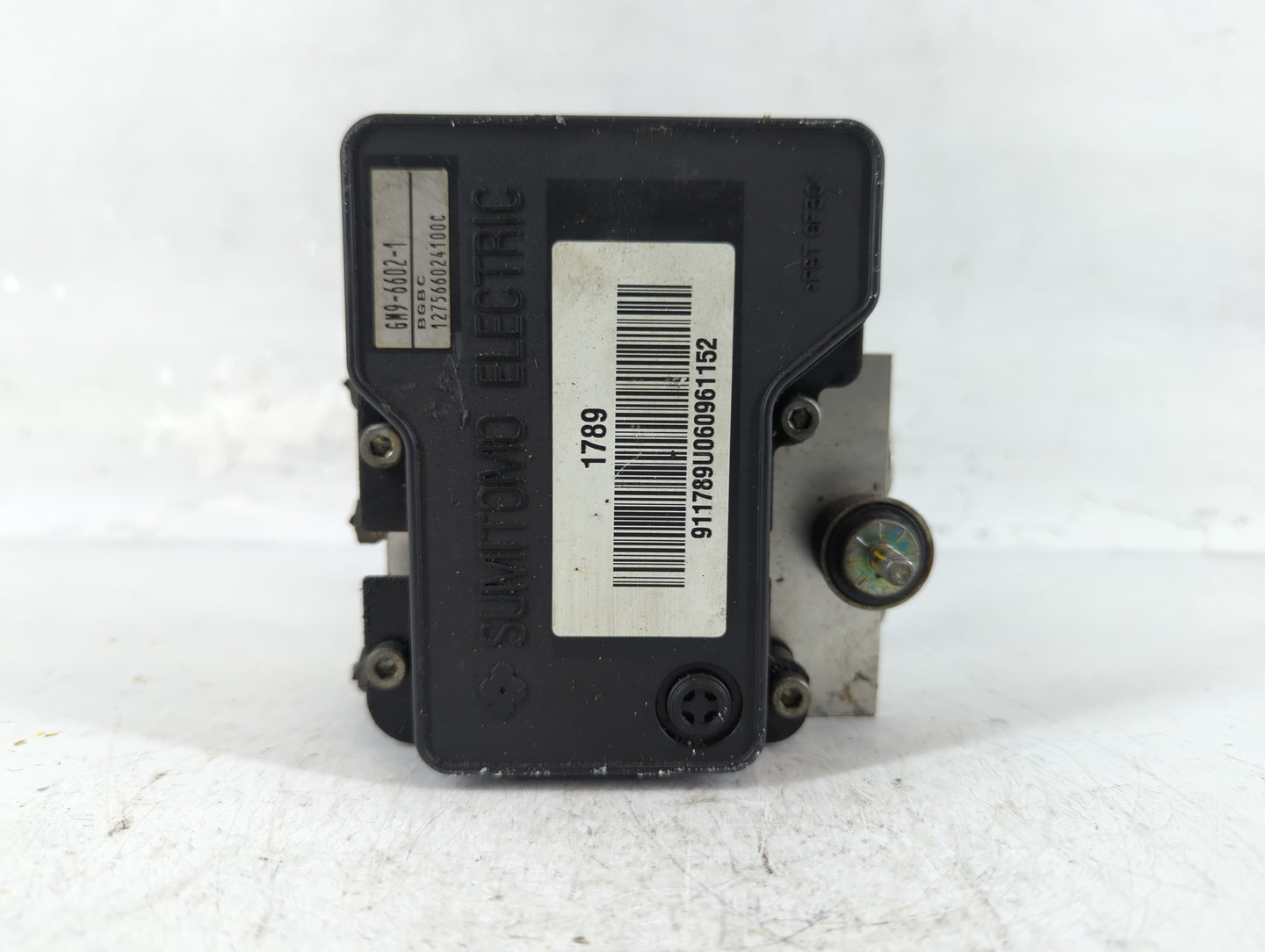 2010-2011 Mitsubishi Endeavor ABS Pump Control Module Replacement P/N:15281789 Fits Fits 2010 2011 OEM Used Auto Parts - Oem