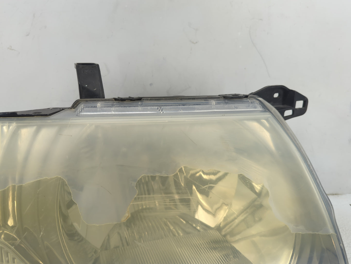 2003 Mitsubishi Montero Passenger Right Oem Head Light Headlight Lamp - Oemusedautoparts1.com