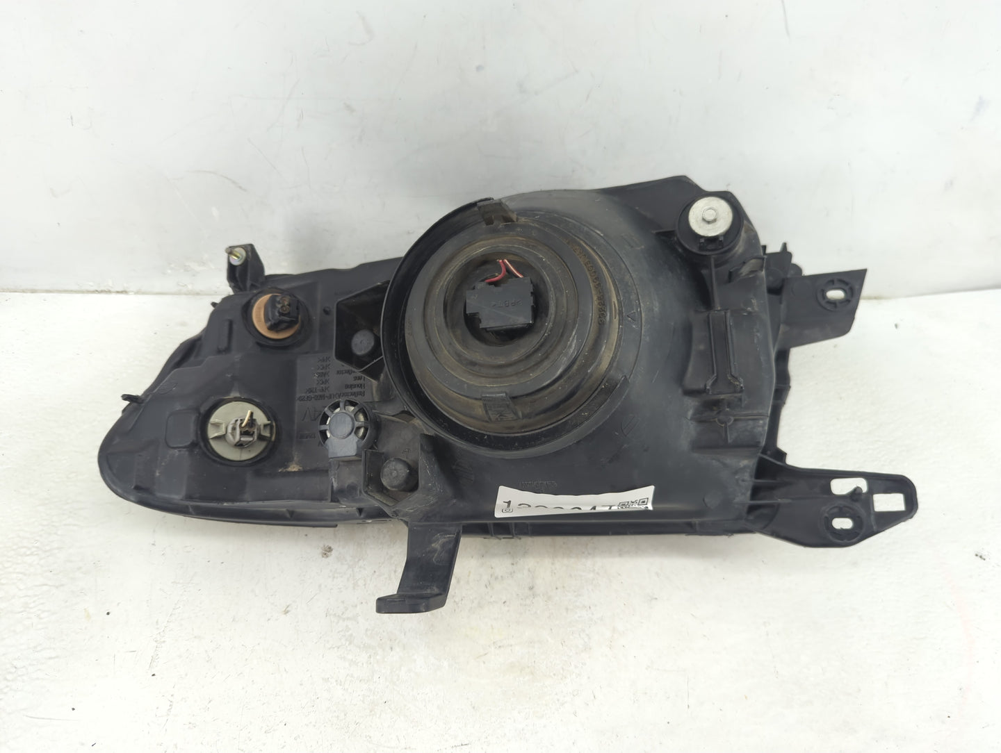 2003 Mitsubishi Montero Passenger Right Oem Head Light Headlight Lamp - Oemusedautoparts1.com