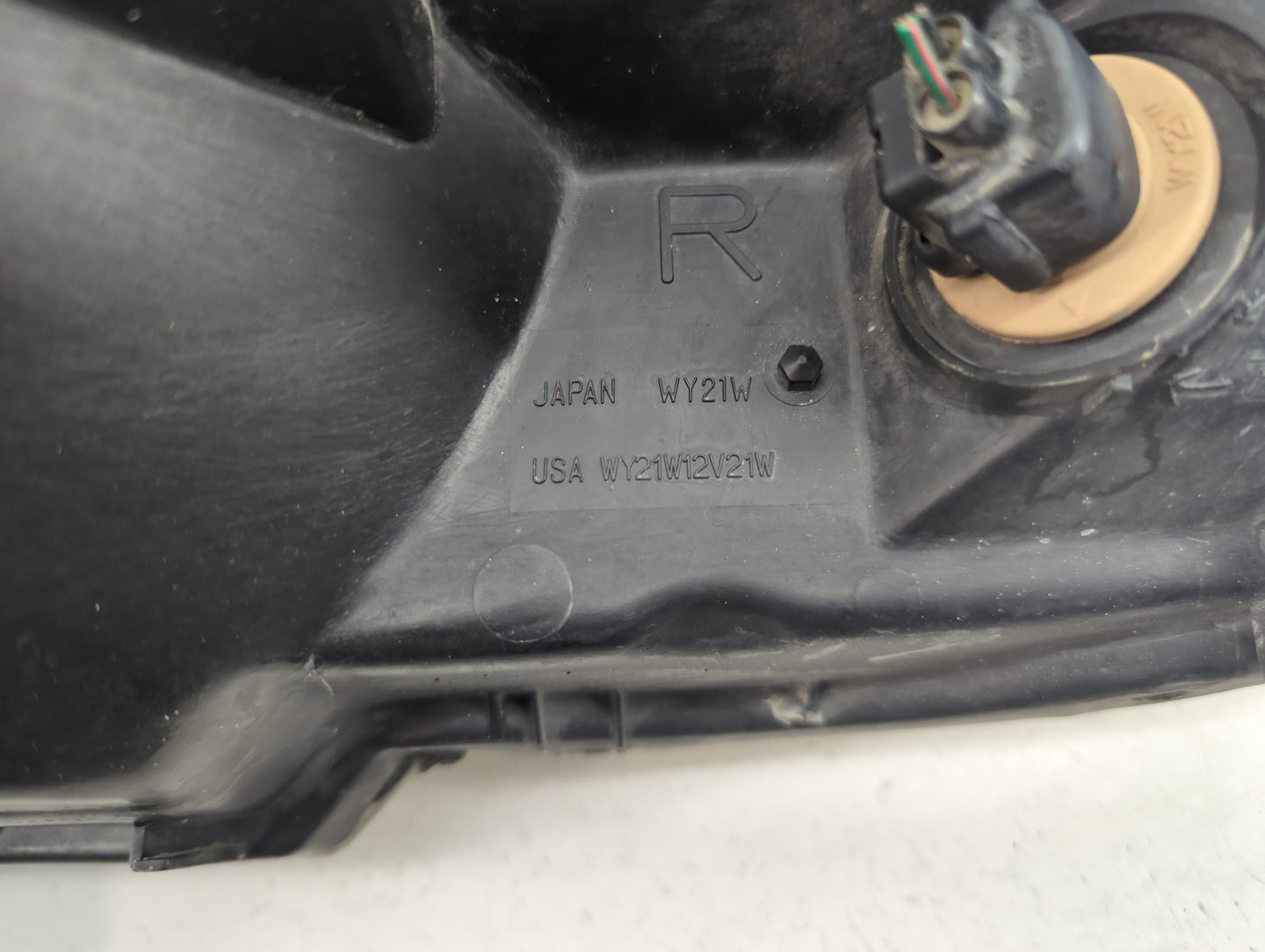 2003 Mitsubishi Montero Passenger Right Oem Head Light Headlight Lamp - Oemusedautoparts1.com