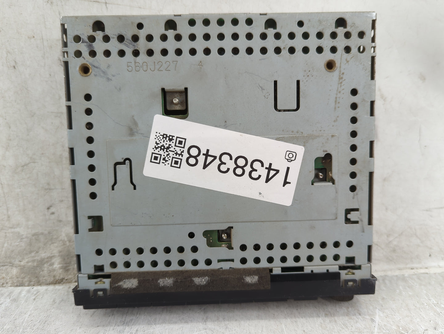 2004-2006 Mitsubishi Outlander Radio AM FM Cd Player Receiver Replacement P/N:64198142E 560J227 Fits Fits 2004 2005 2006 OEM