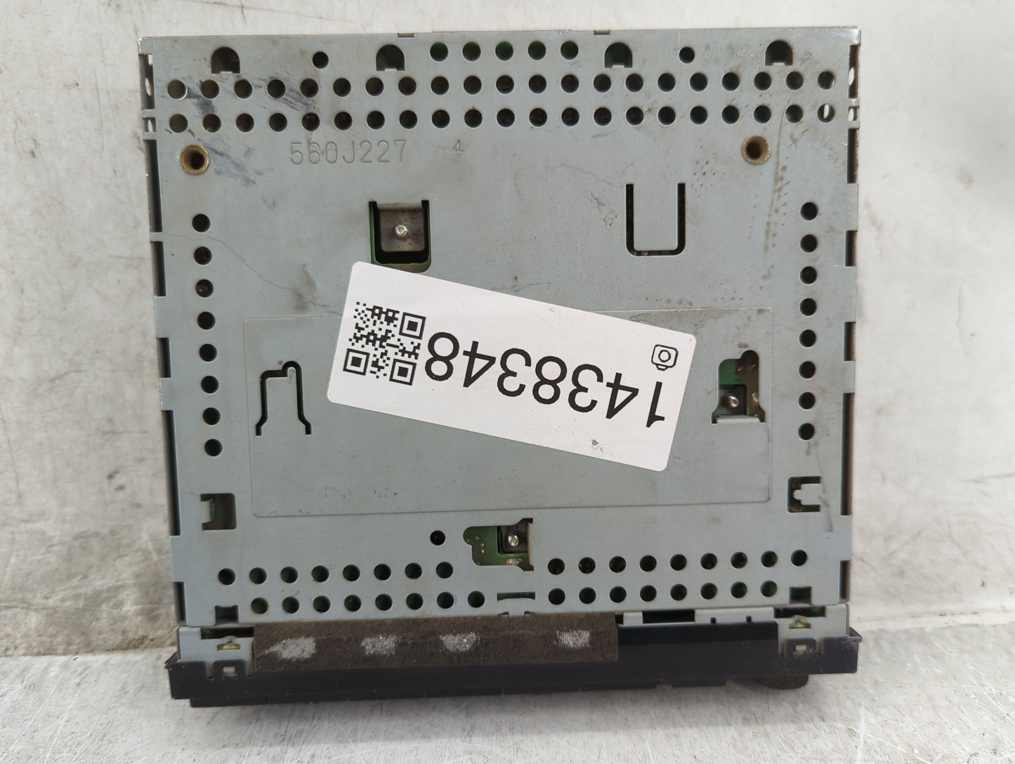 2004-2006 Mitsubishi Outlander Radio AM FM Cd Player Receiver Replacement P/N:64198142E 560J227 Fits Fits 2004 2005 2006 OEM