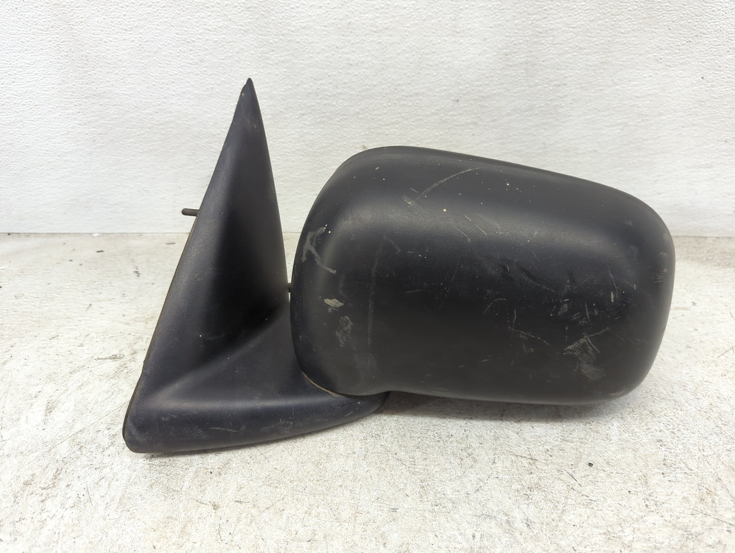 2006-2008 Mitsubishi Raider Driver Side View Mirror - Left Door Mirror OEM Used - Oemusedautoparts1.com