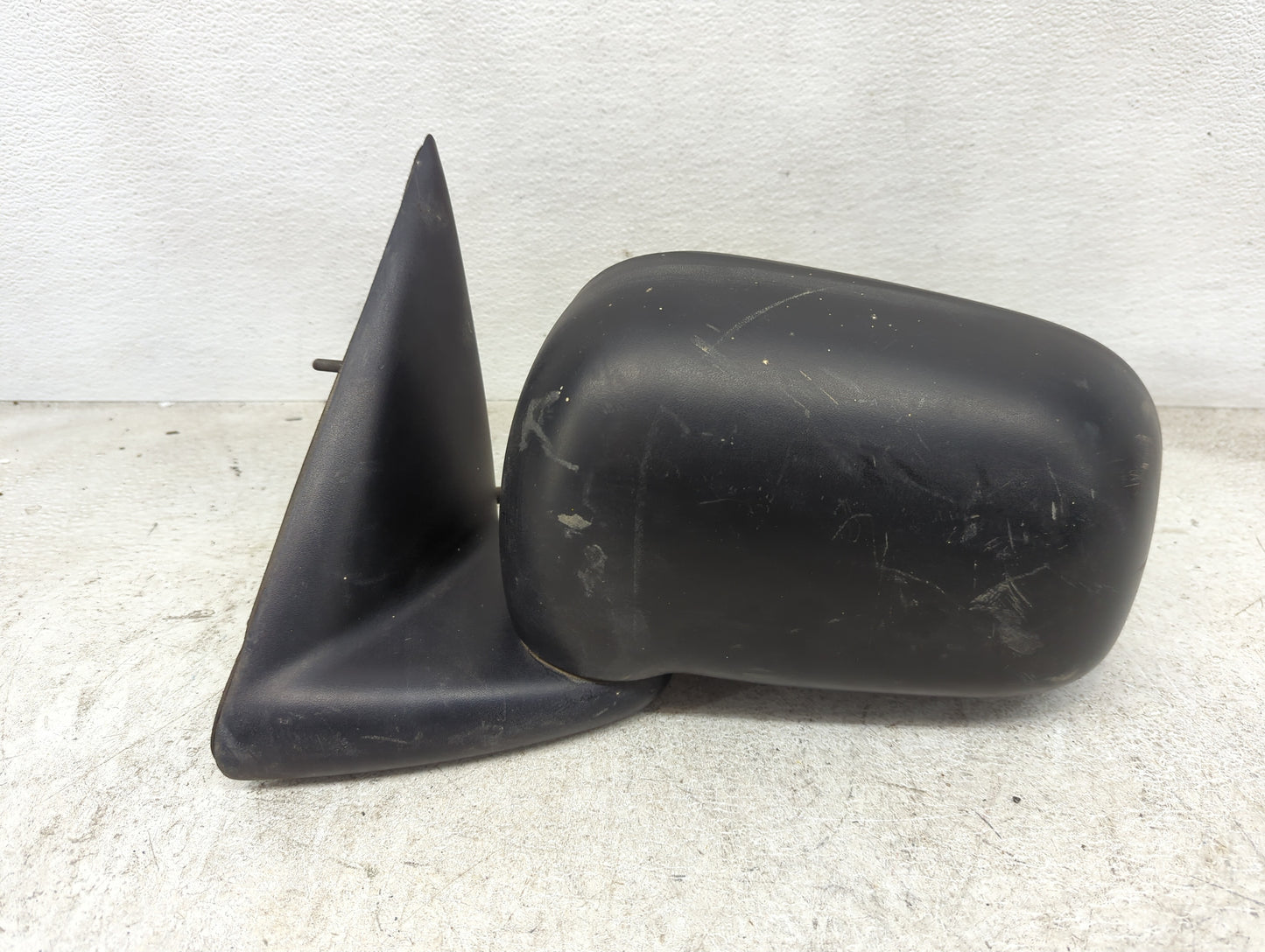 2006-2008 Mitsubishi Raider Driver Side View Mirror - Left Door Mirror OEM Used - Oemusedautoparts1.com