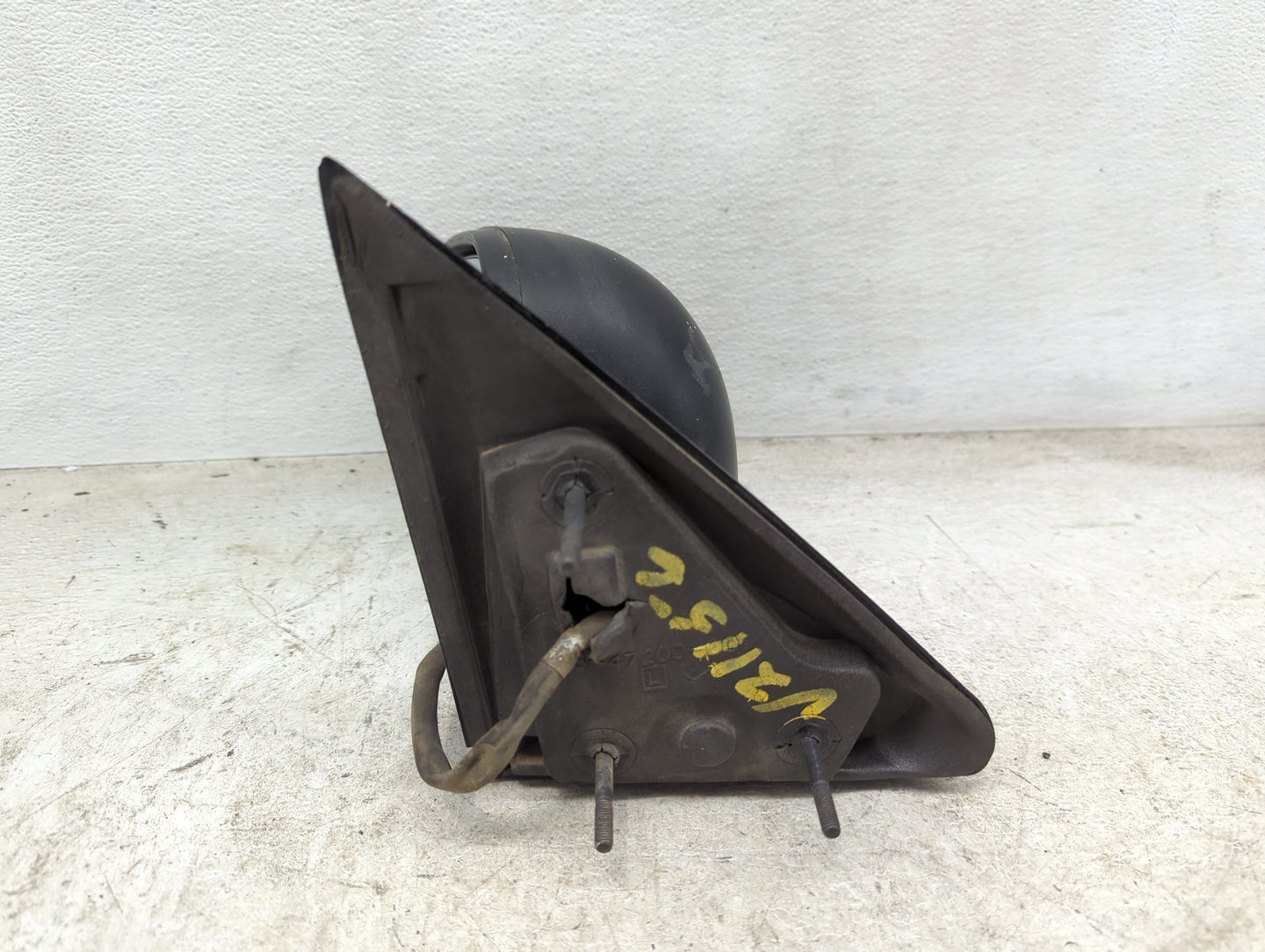 2006-2008 Mitsubishi Raider Driver Side View Mirror - Left Door Mirror OEM Used - Oemusedautoparts1.com