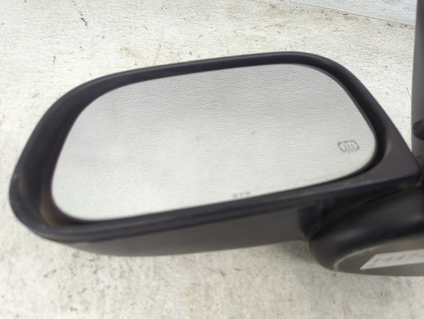 2006-2008 Mitsubishi Raider Driver Side View Mirror - Left Door Mirror OEM Used - Oemusedautoparts1.com